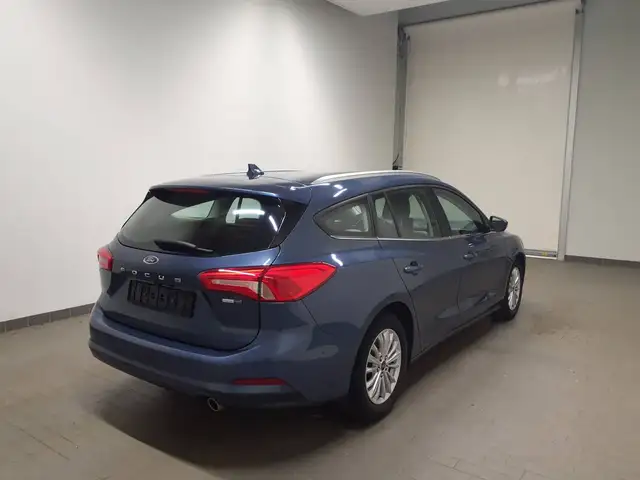 Ford Focus view 4