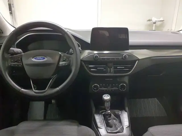 Ford Focus view 12