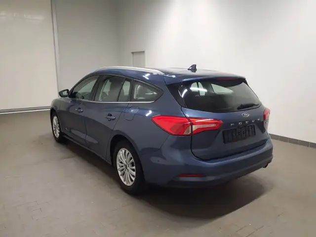 Ford Focus view 6