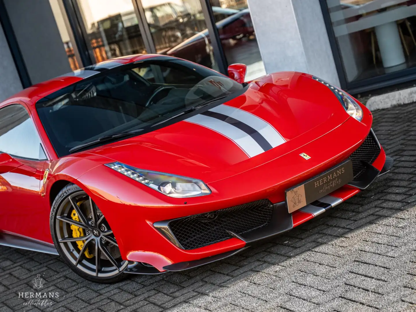 Ferrari 488 3.9 Pista / 1st Owner / Rosso Corsa / Carbon / Lif Rot - 2