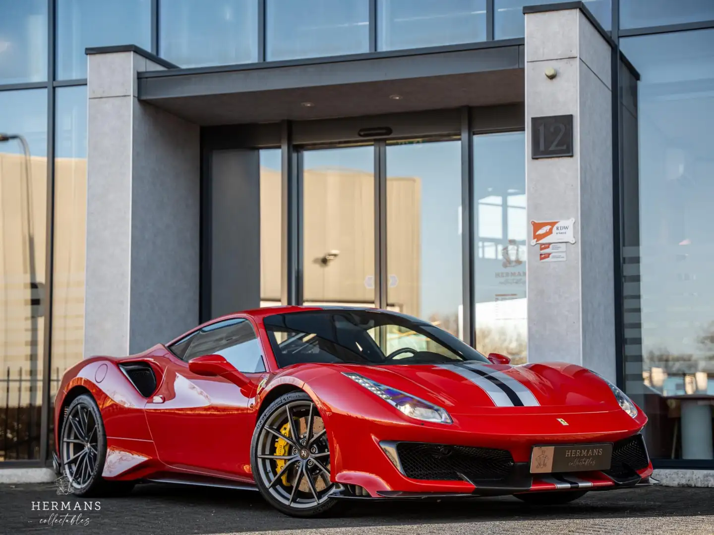 Ferrari 488 3.9 Pista / 1st Owner / Rosso Corsa / Carbon / Lif Rot - 1