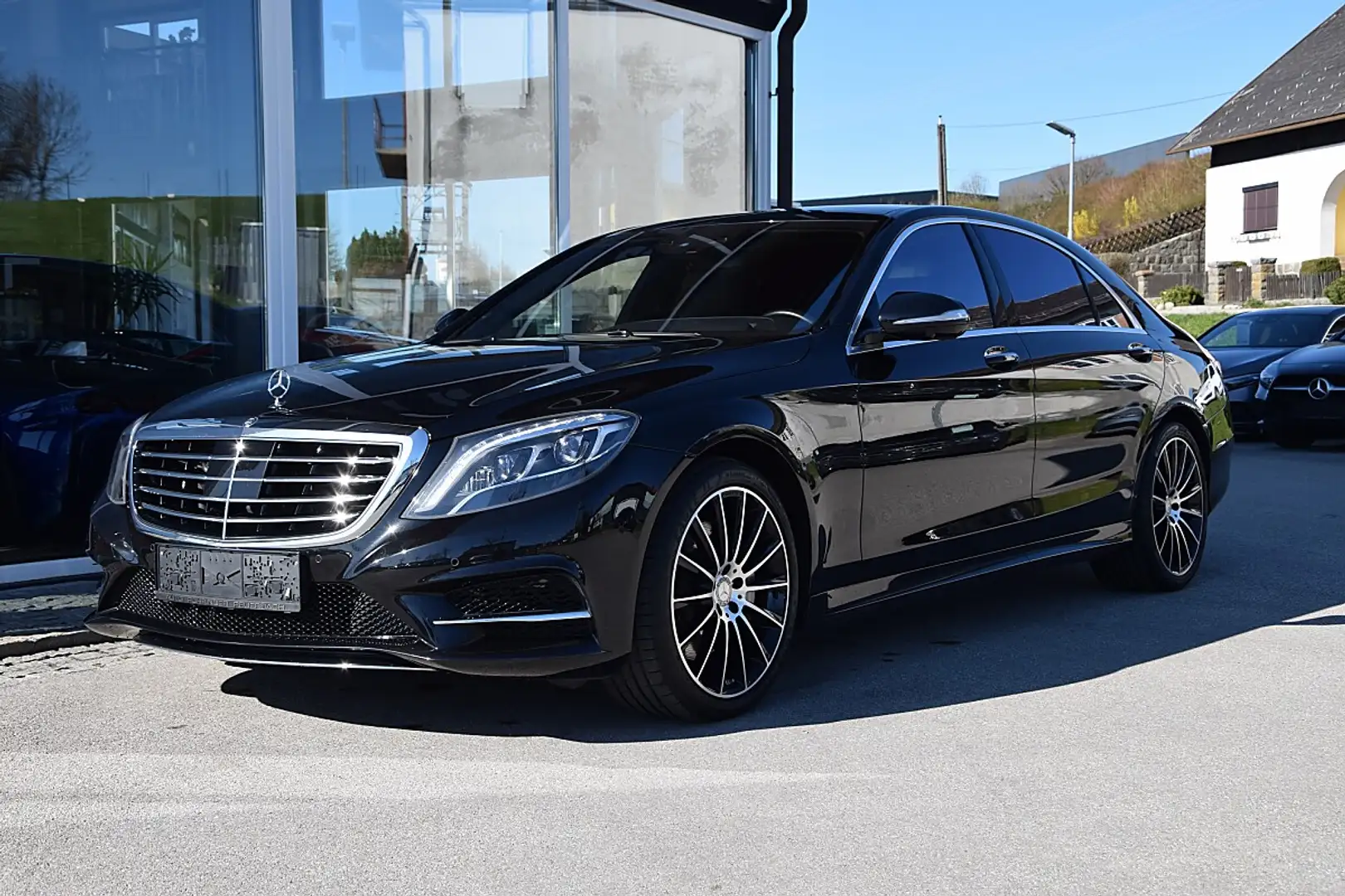 Mercedes-Benz S 500 4MATIC lang Aut. *AMG-Line* Schwarz - 2