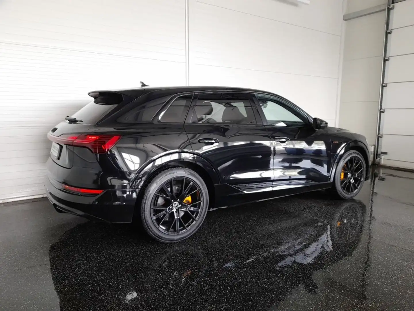 Audi e-tron 55 quattro S-LINE BLACK EDITION *MATRIX-LED / 21 ZOLL / HEAD-UP / AHV & KAMERA / AMBIENTE LICHTPAKET PLUS* Schwarz - 2