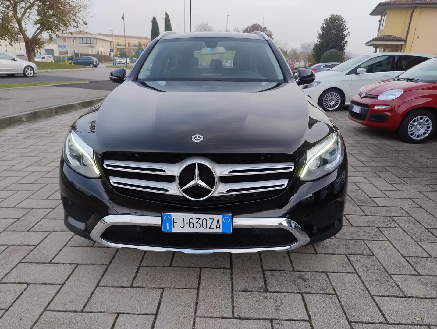 Mercedes-Benz GLC 220 - X253 d Premium 4matic auto Prop.UNICA Zwart - 2