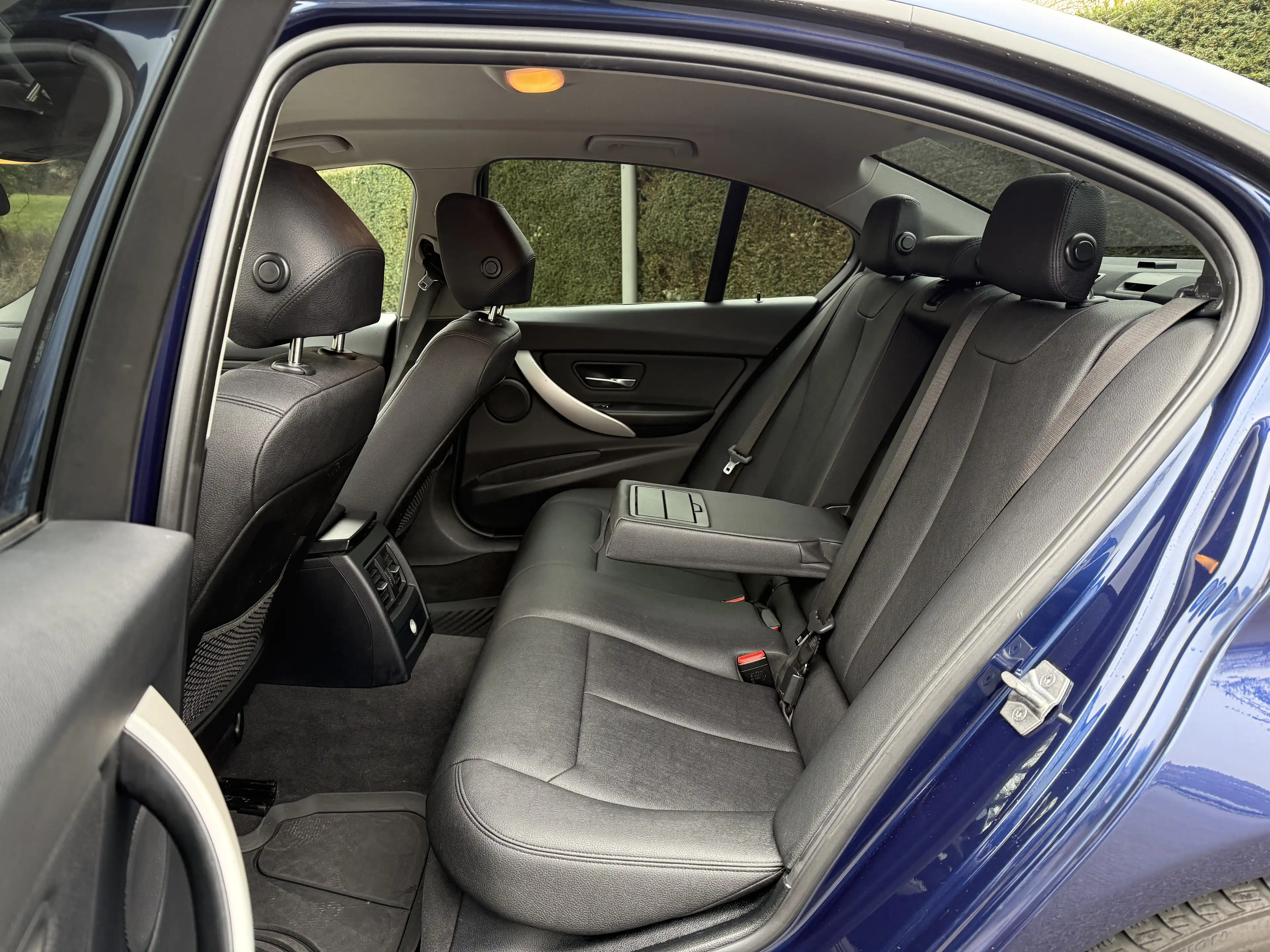 BMW 316 CAR PLAY // LEATHER SEAT // Cuir !! — photo 14