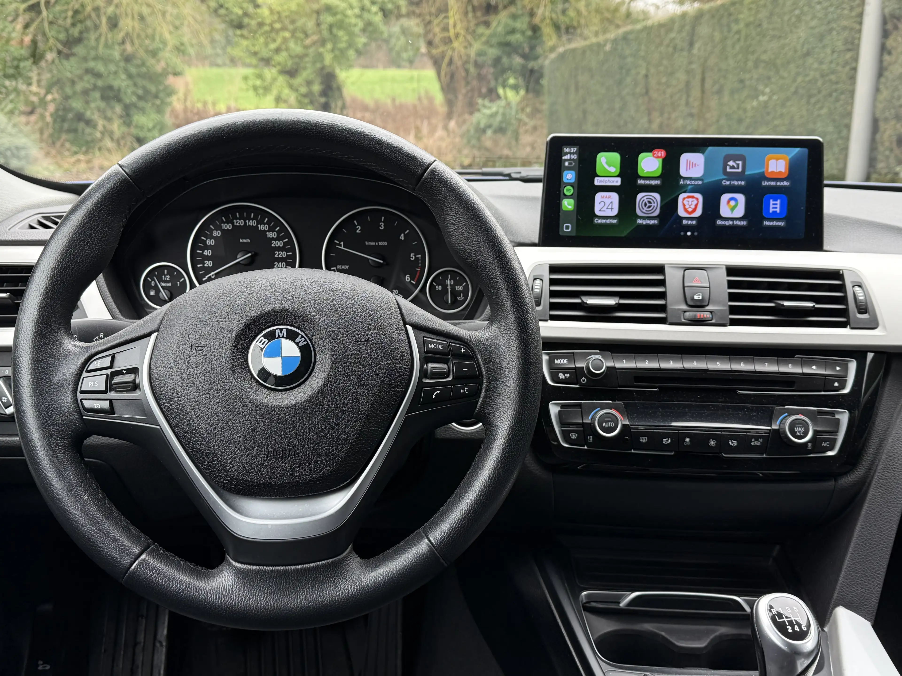 BMW 316 CAR PLAY // LEATHER SEAT // Cuir !! — photo 10