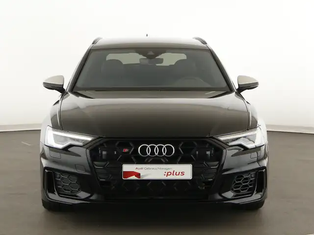Audi S6 view 3
