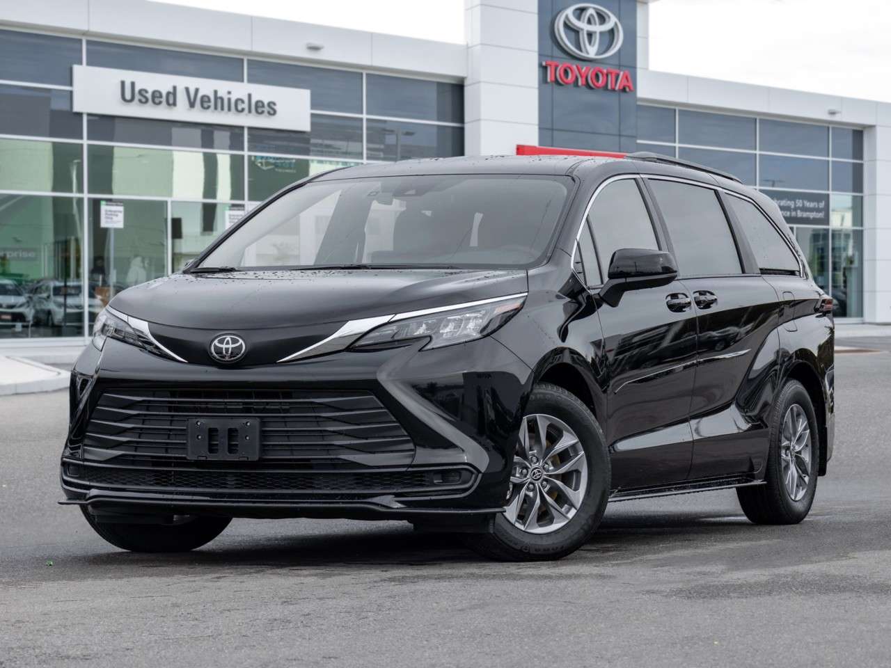 2026 Toyota Sienna LE 8-Passenger AWD