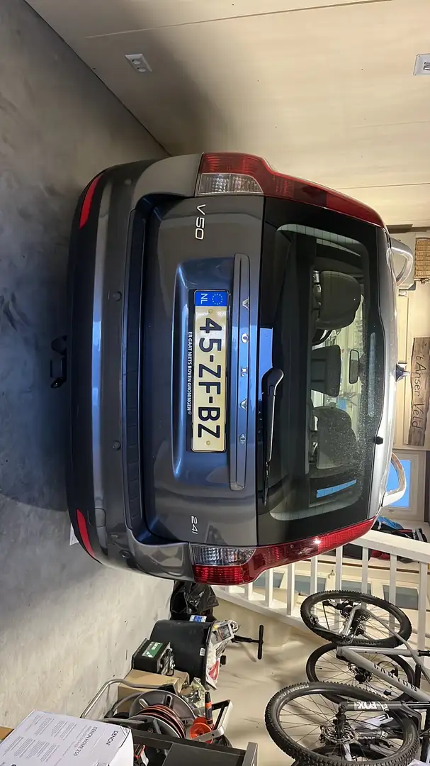 Volvo V50 2.4i Aut. Momentum - 2