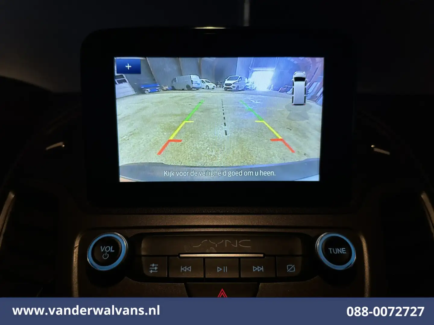 Ford Transit Connect 2.0 TDCI 120pk L2H1 Euro6 Airco | Camera | Navigat Blanc - 2