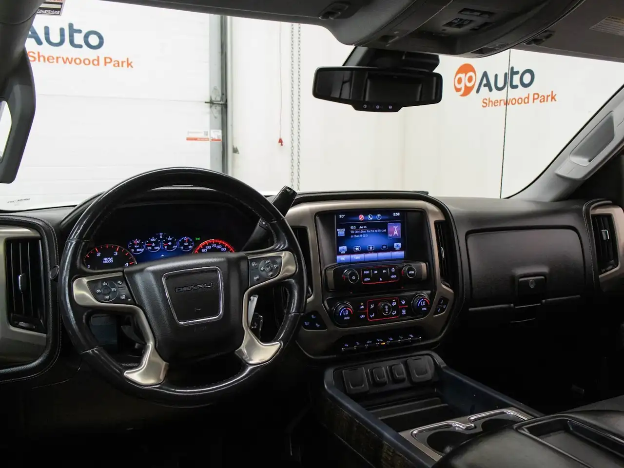 GMC Sierra 2500HD снимка GMC Sierra 2500HD