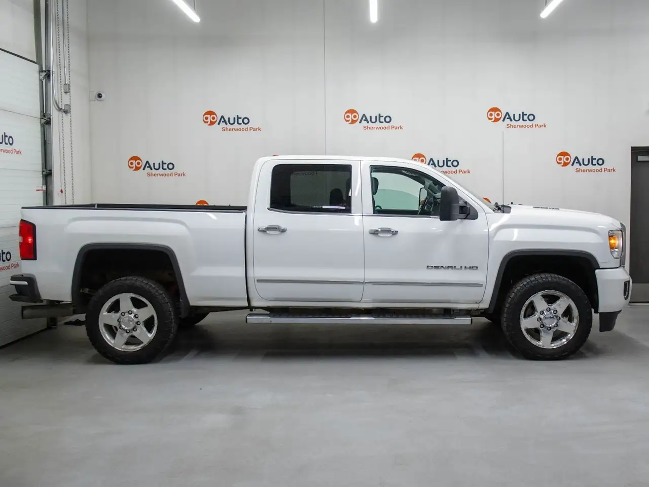 GMC Sierra 2500HD снимка GMC Sierra 2500HD