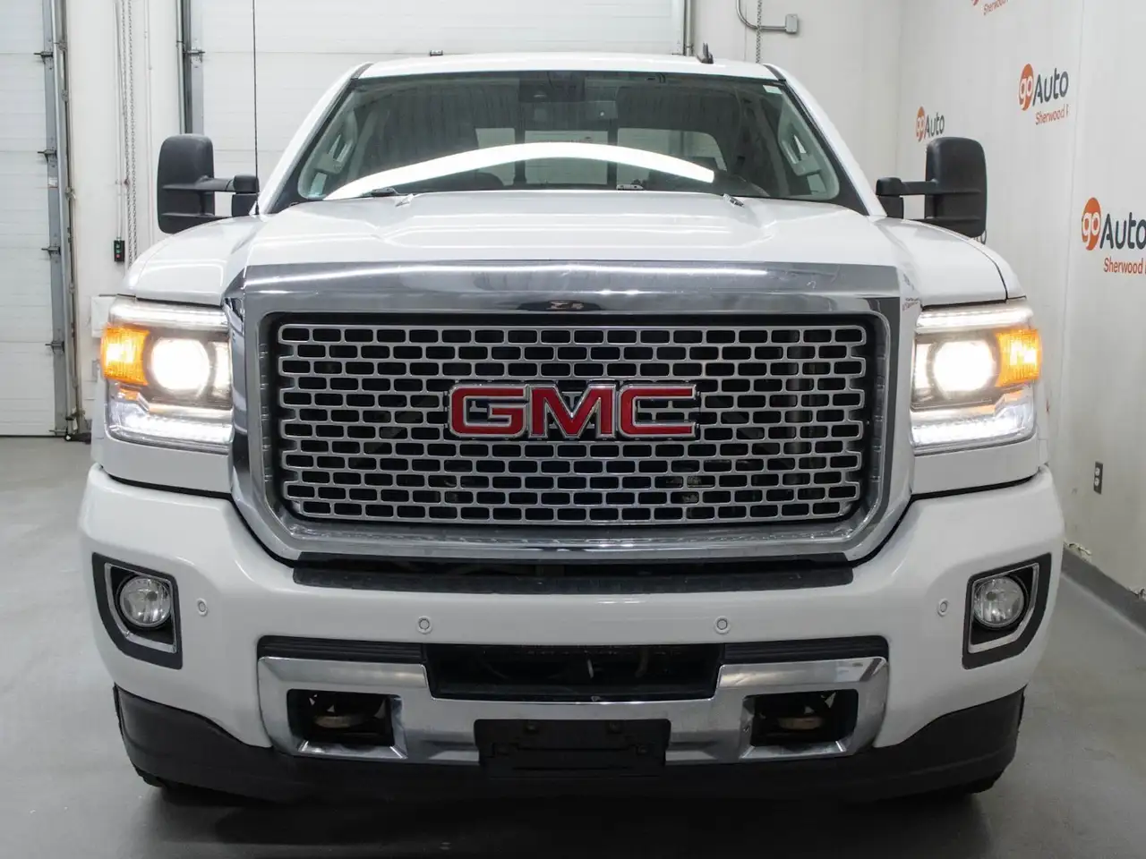 GMC Sierra 2500HD снимка GMC Sierra 2500HD