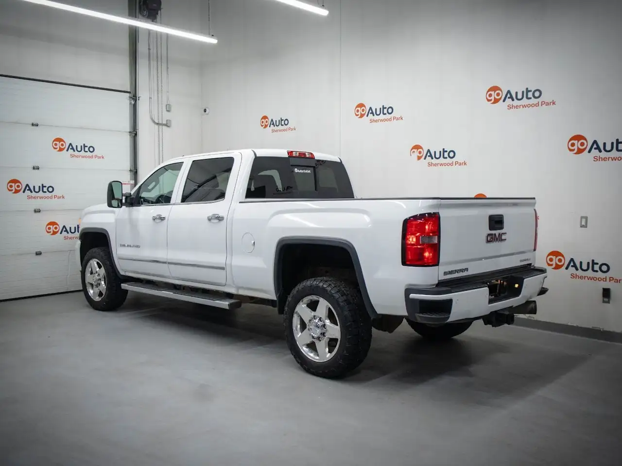 GMC Sierra 2500HD снимка GMC Sierra 2500HD