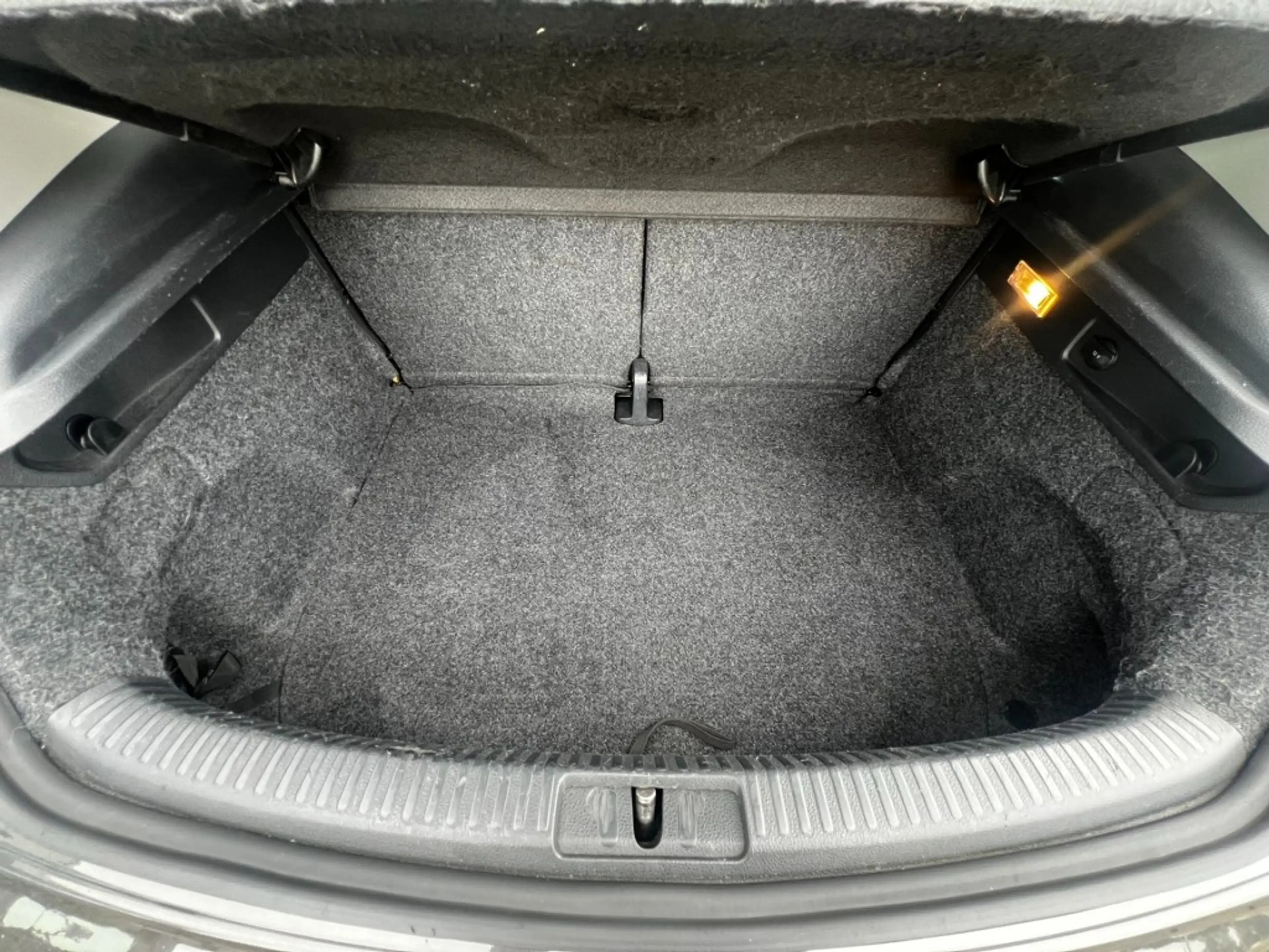 Volkswagen Scirocco 1.4 TSI — photo 10