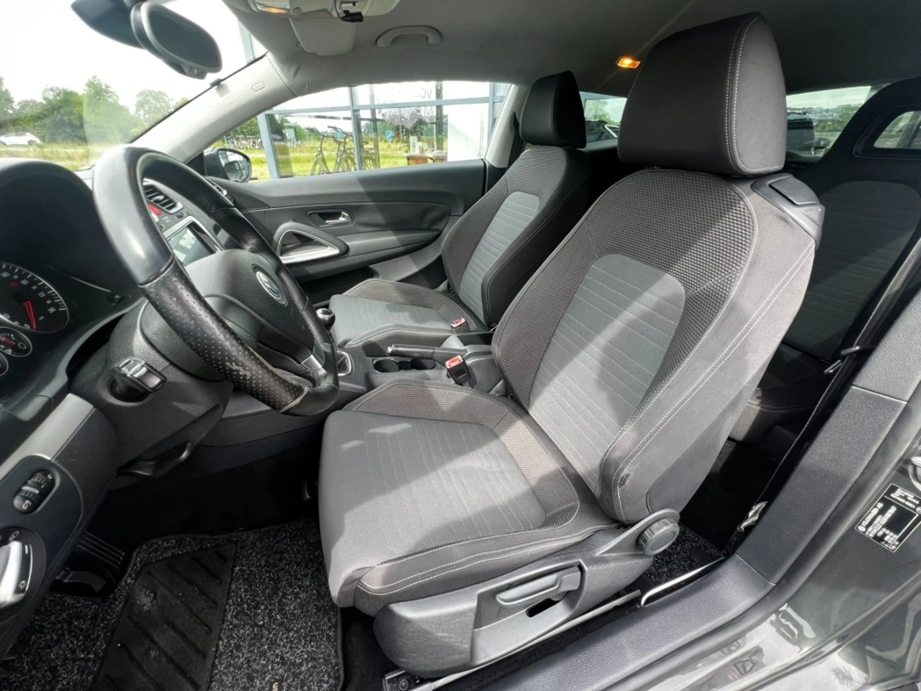 Volkswagen Scirocco 1.4 TSI — photo 11
