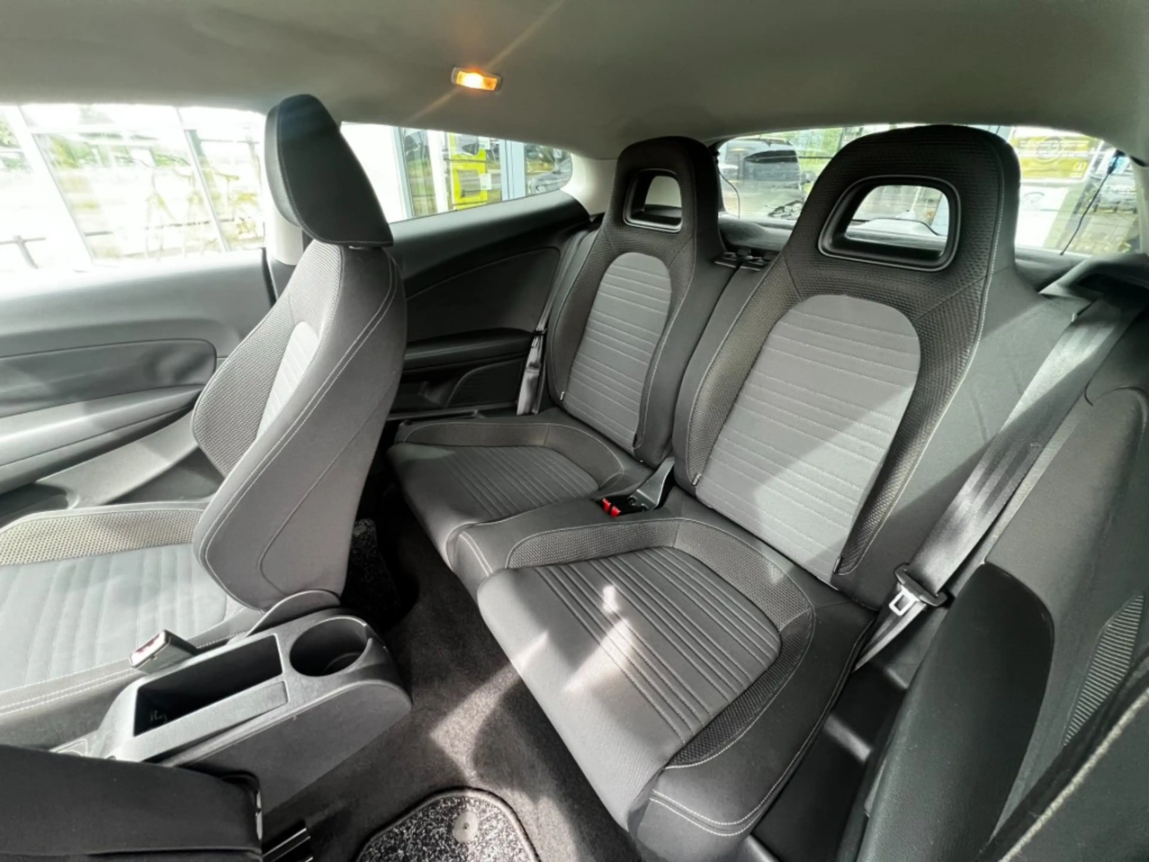 Volkswagen Scirocco 1.4 TSI — photo 12