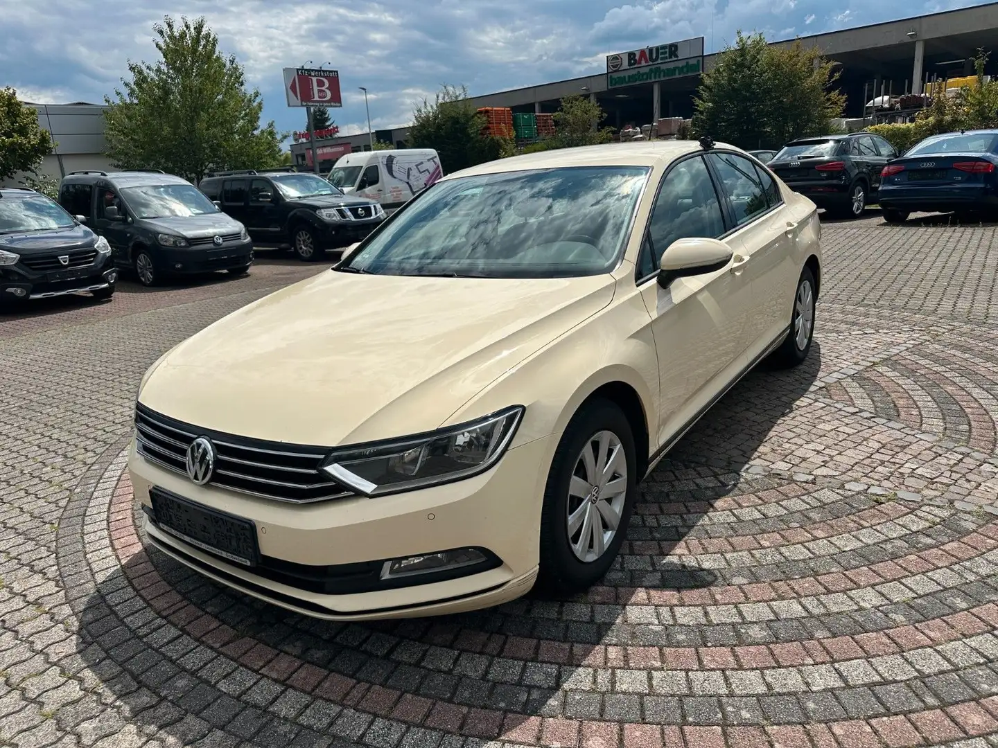 Volkswagen Passat Lim. Trendline BMT/Start-Stopp Taxi Bej - 1