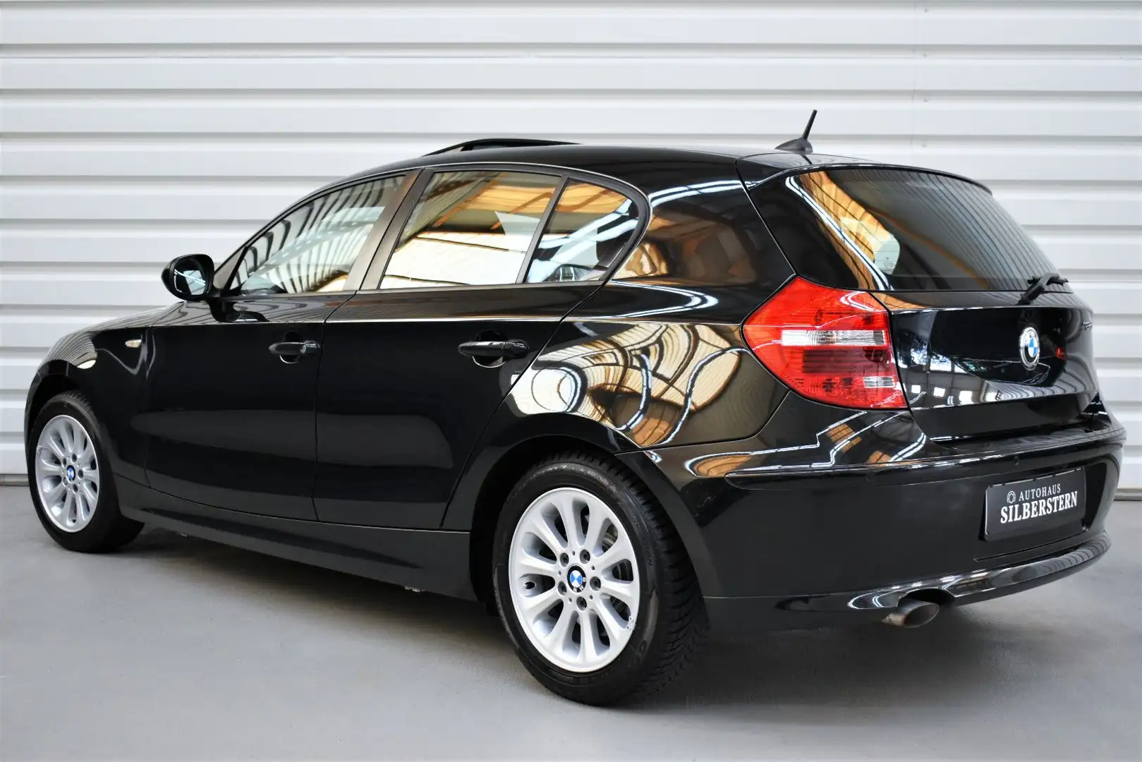 BMW 118 d+Xenon+Schiebedach+Sitzheizung+Klima+Navi Schwarz - 2