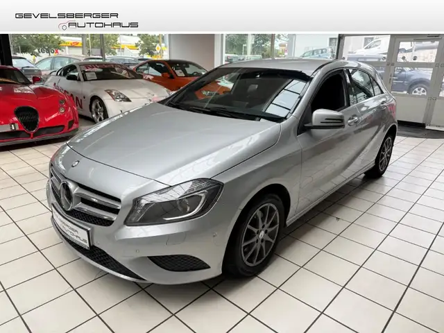 Mercedes-Benz A 180 BlueEfficiency*KLEINERE LACKSCHÄDEN*s.Bilder