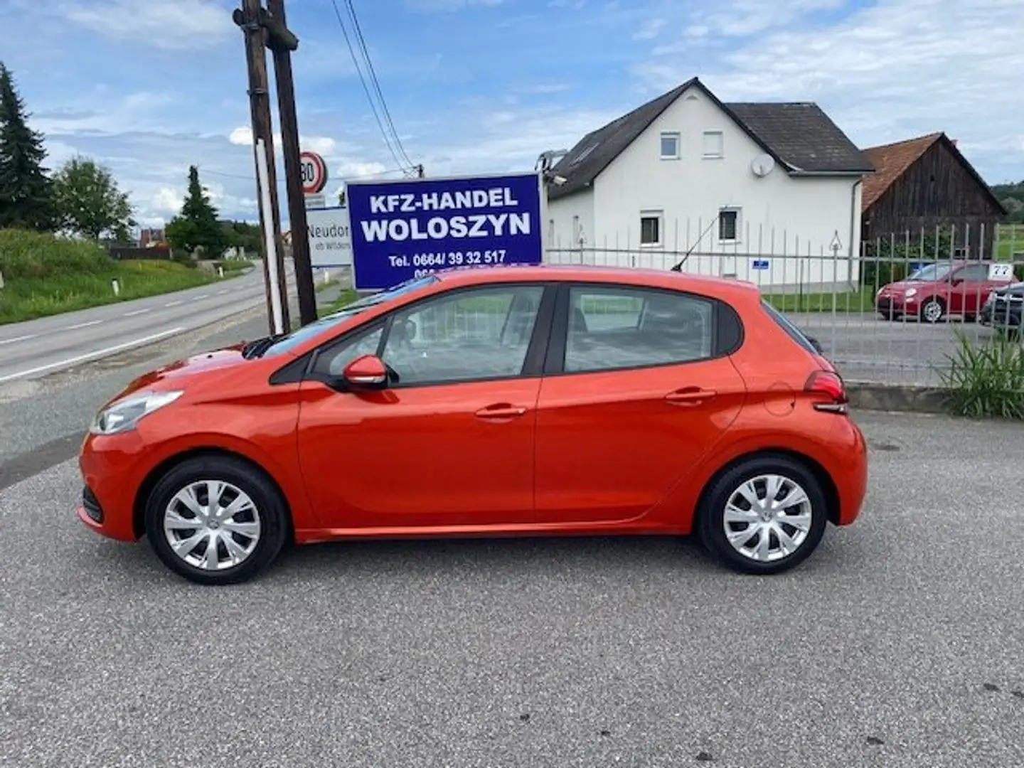 Peugeot 208 208 Access 1,0 VTi 68 Access NEUES PICKERL 5-2026 Оранжевий - 2