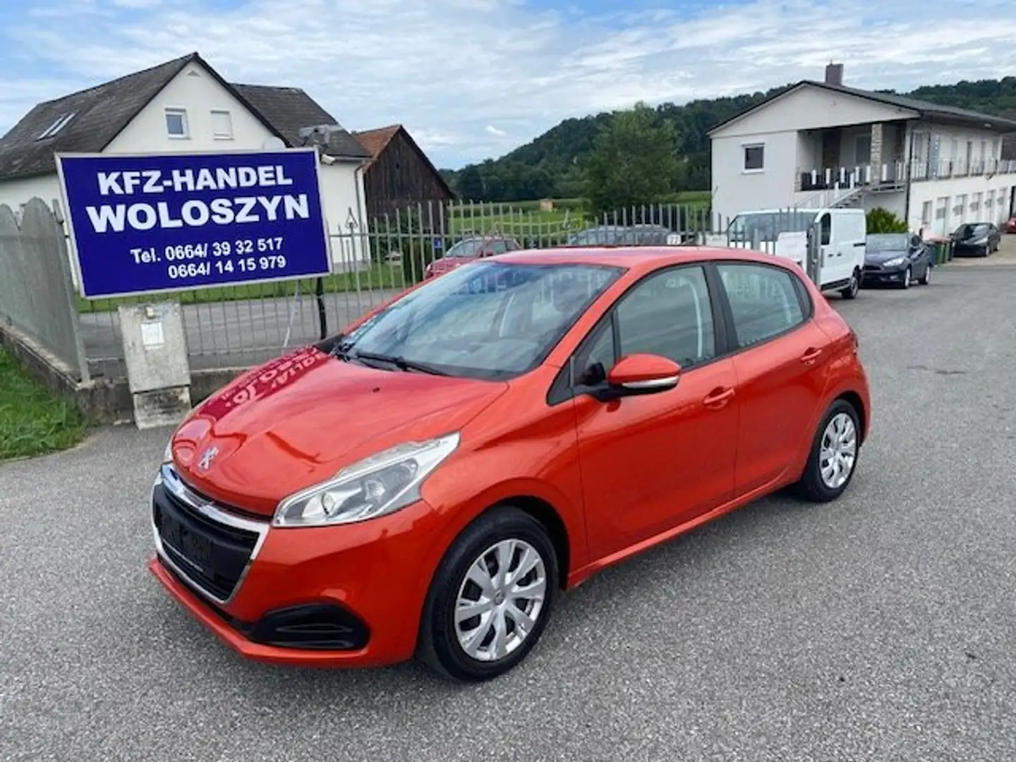Peugeot 208 208 Access 1,0 VTi 68 Access NEUES PICKERL 5-2026 Orange - 1