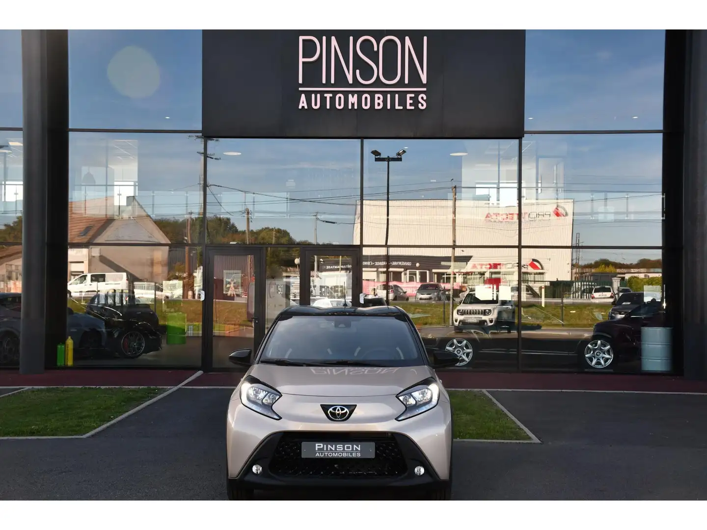 Toyota Aygo Aygo X 1.0 VVT-i 72 MY24 Design - 2