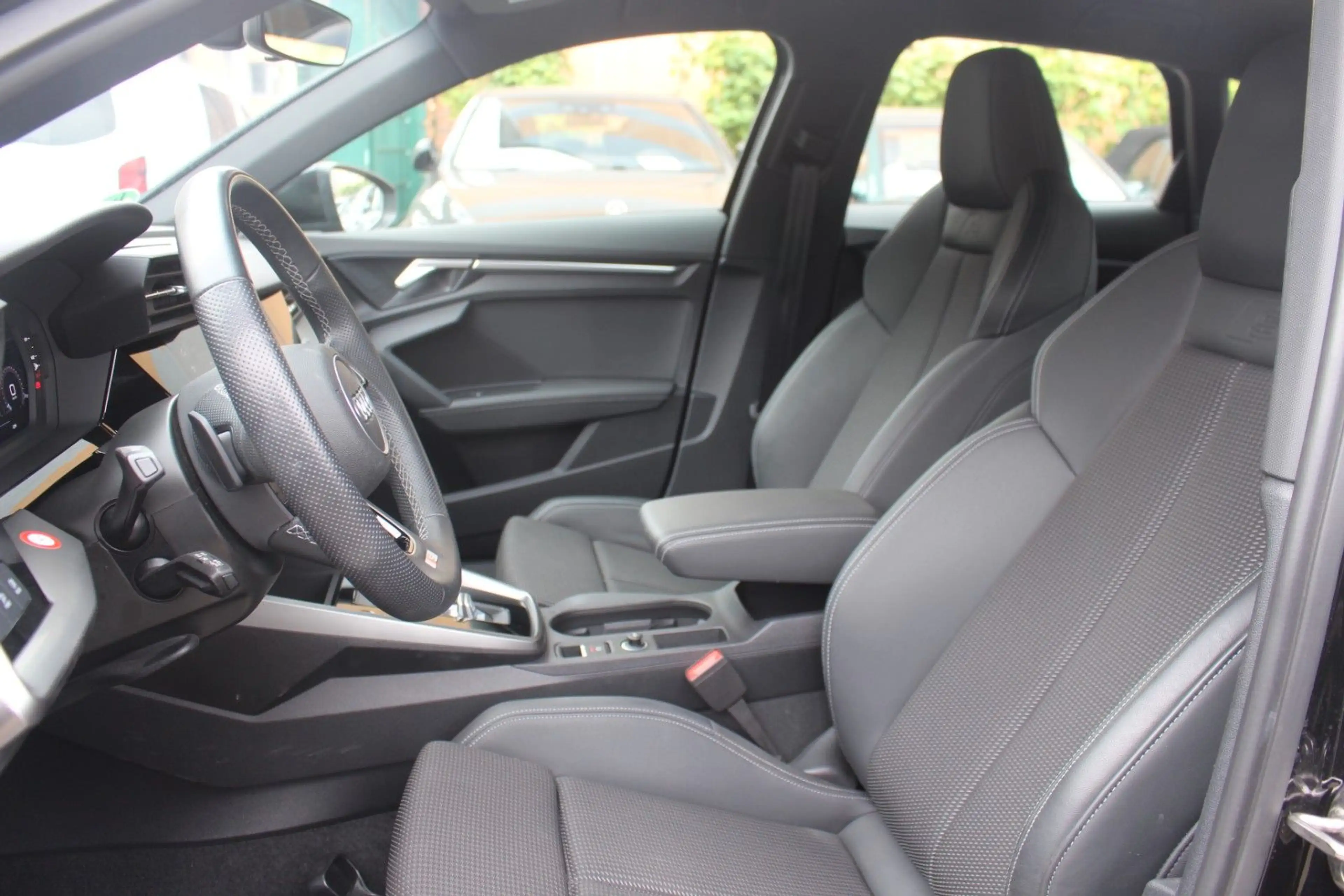 Audi S3 Sportback 2.0 TFSI quattro basis — photo 14
