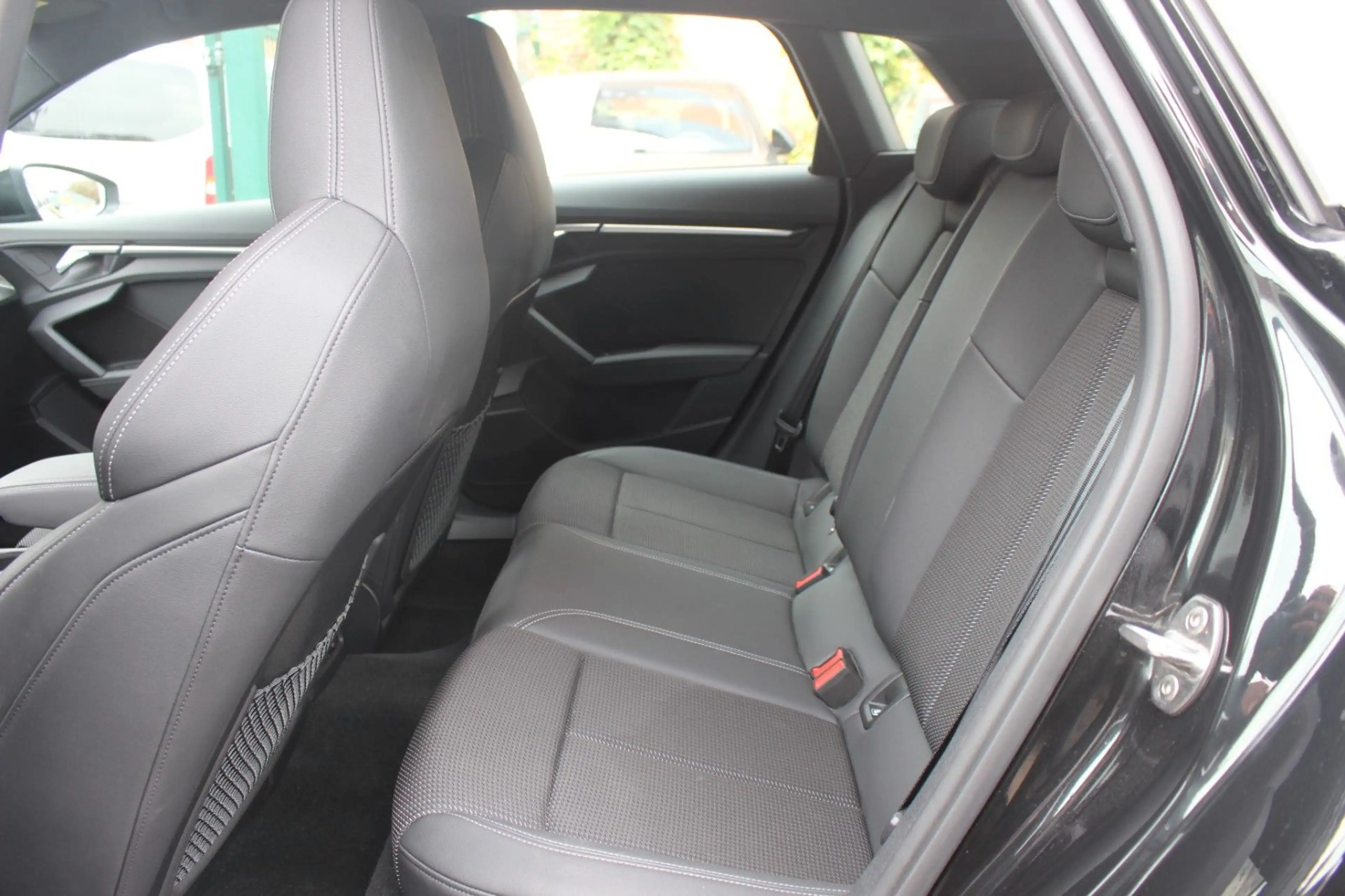 Audi S3 Sportback 2.0 TFSI quattro basis — photo 11