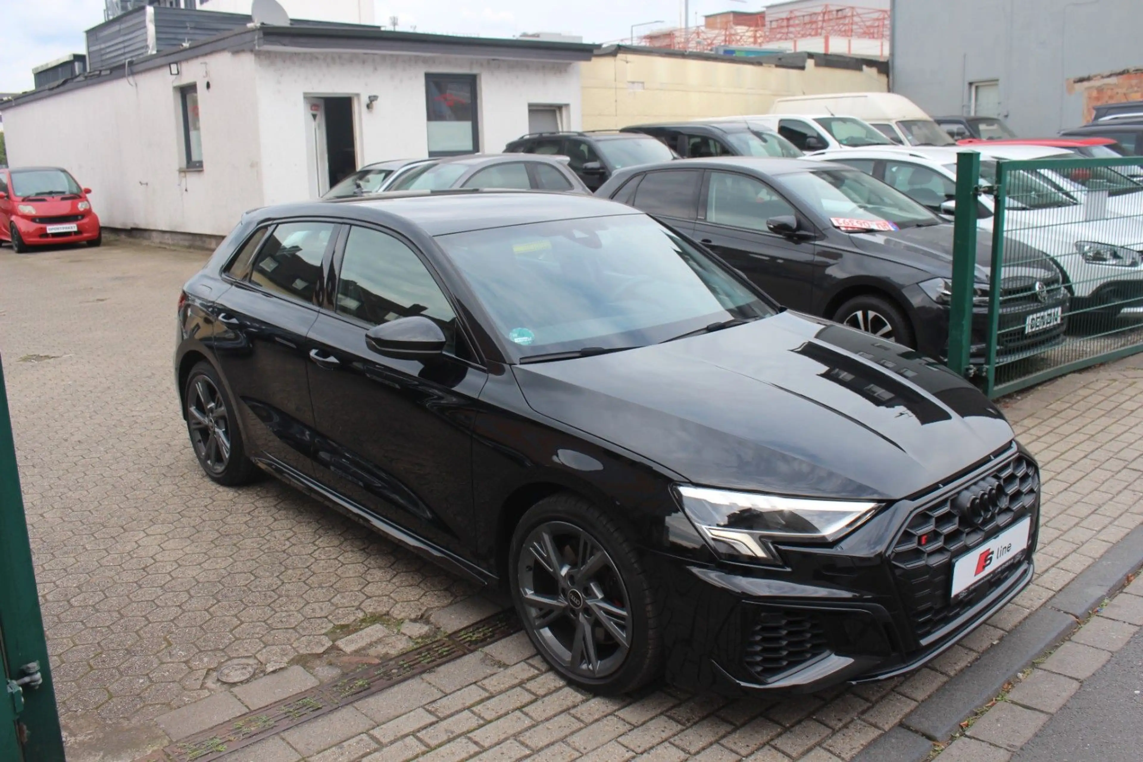 Audi S3 Sportback 2.0 TFSI quattro basis — photo 2