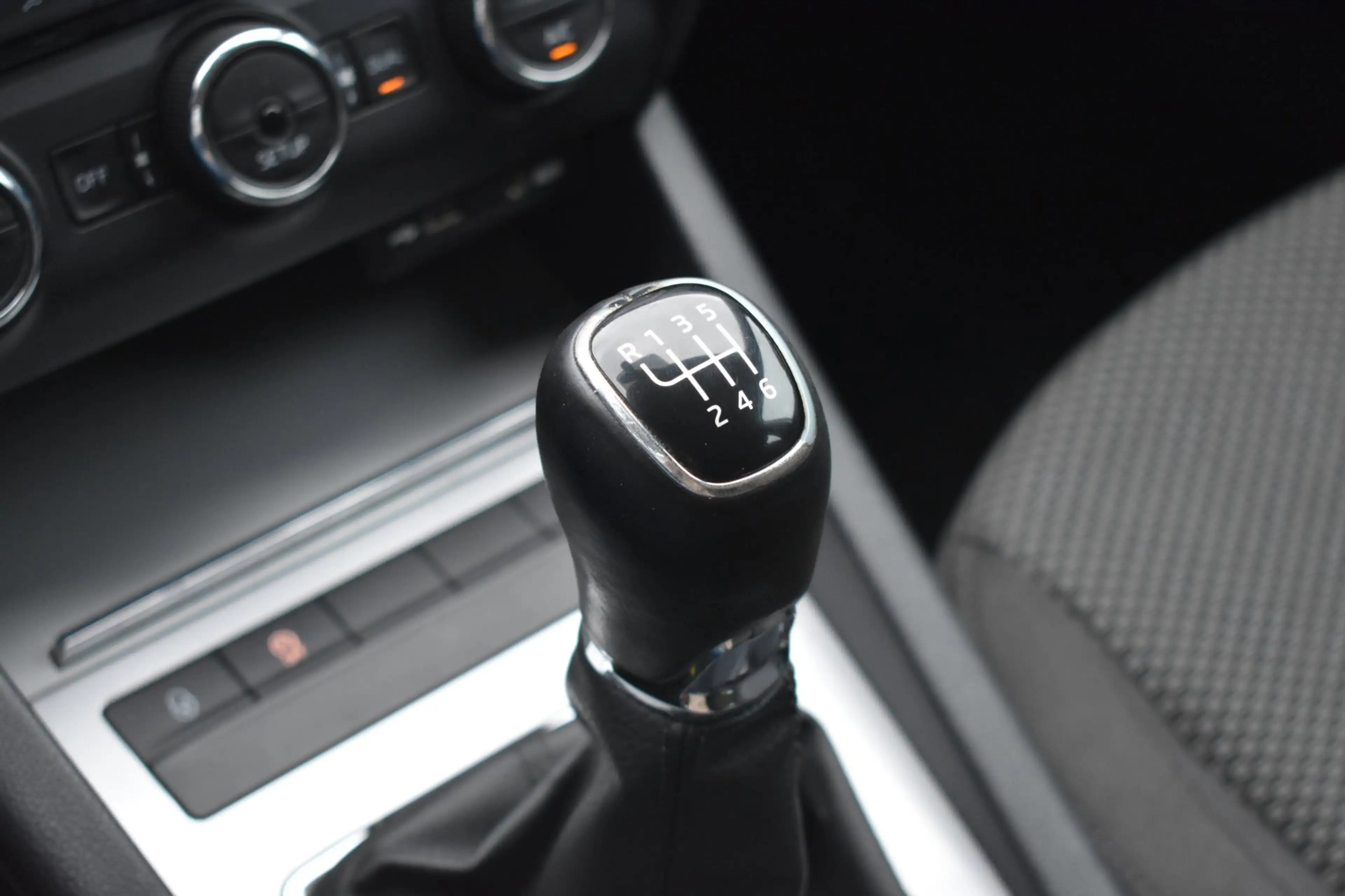 Skoda Octavia 1.2 TSI Greentech Active '13 Clima Cruise Inruil m — photo 23