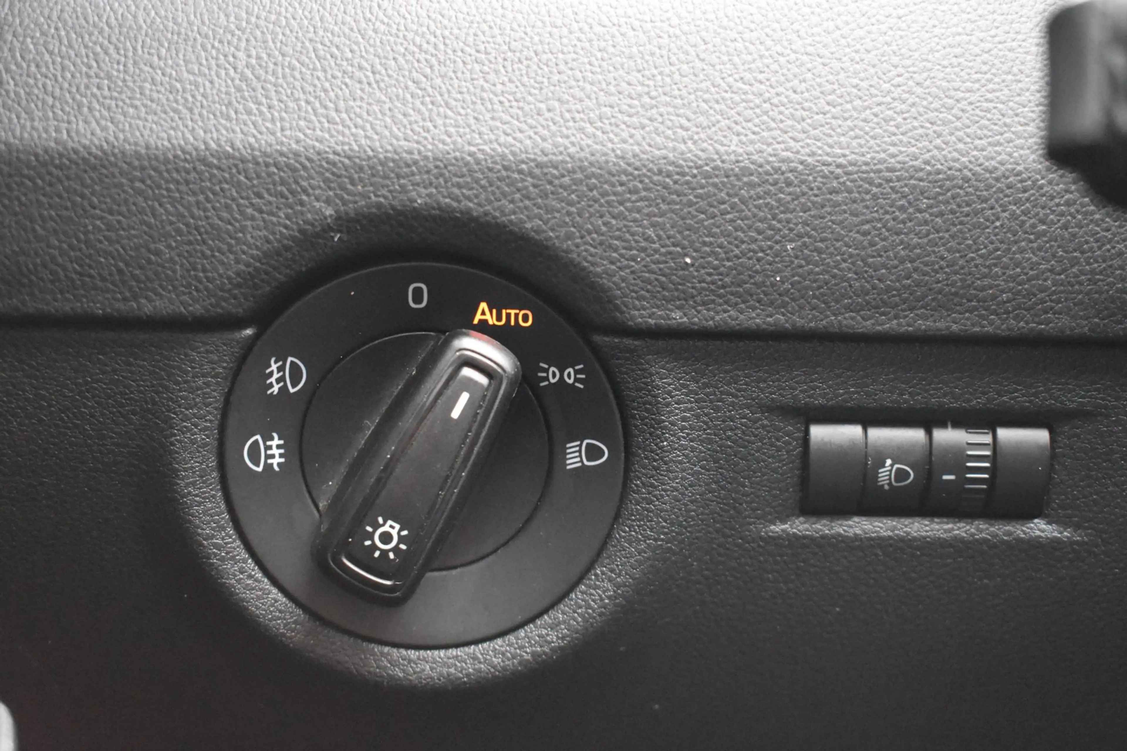 Skoda Octavia 1.2 TSI Greentech Active '13 Clima Cruise Inruil m — photo 16