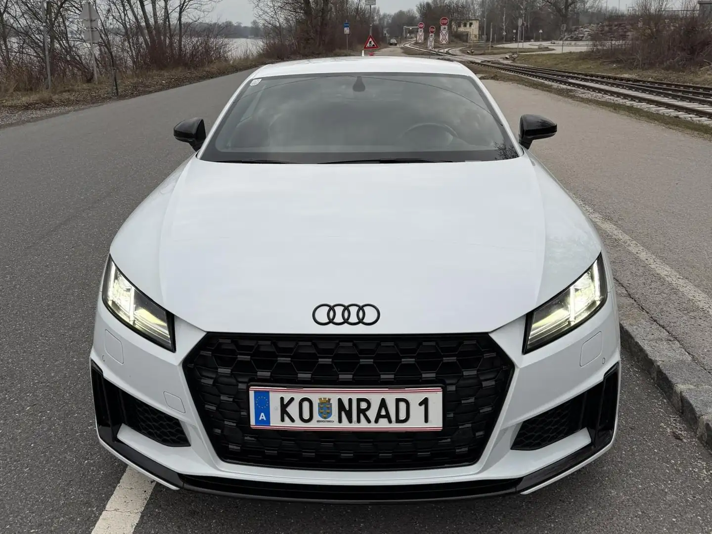 Audi TT TT Coupé 40 TFSI S-tronic Weiß - 1