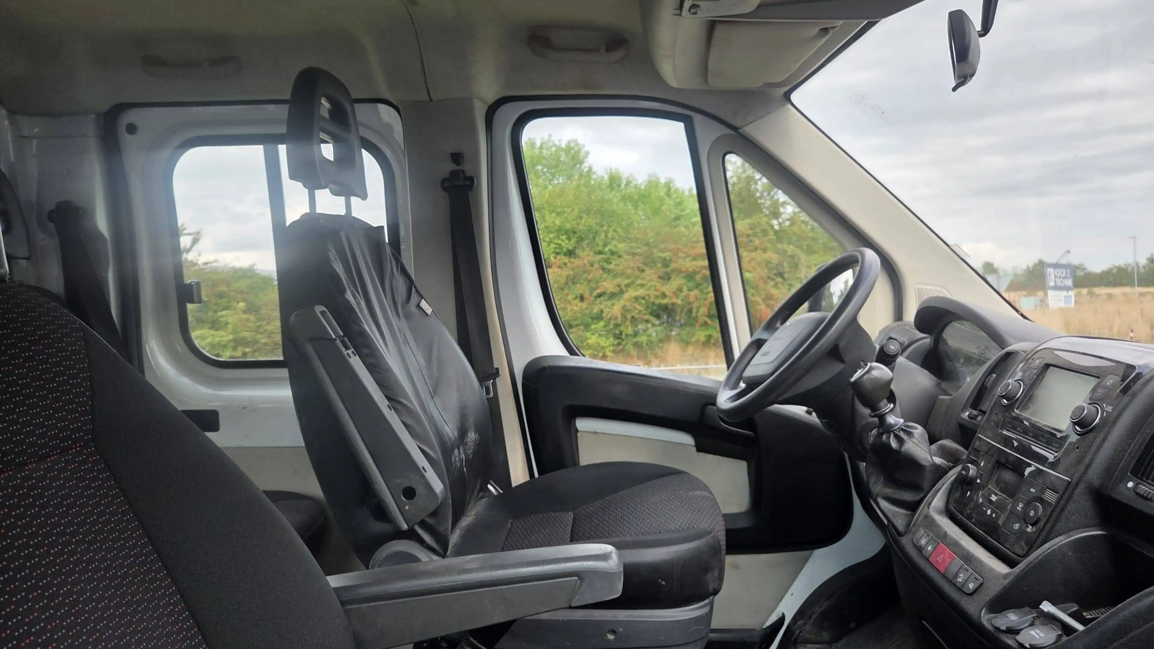 Peugeot Boxer 335 L3 BlueHDi 130 NAVI Standheizung AHK — photo 12