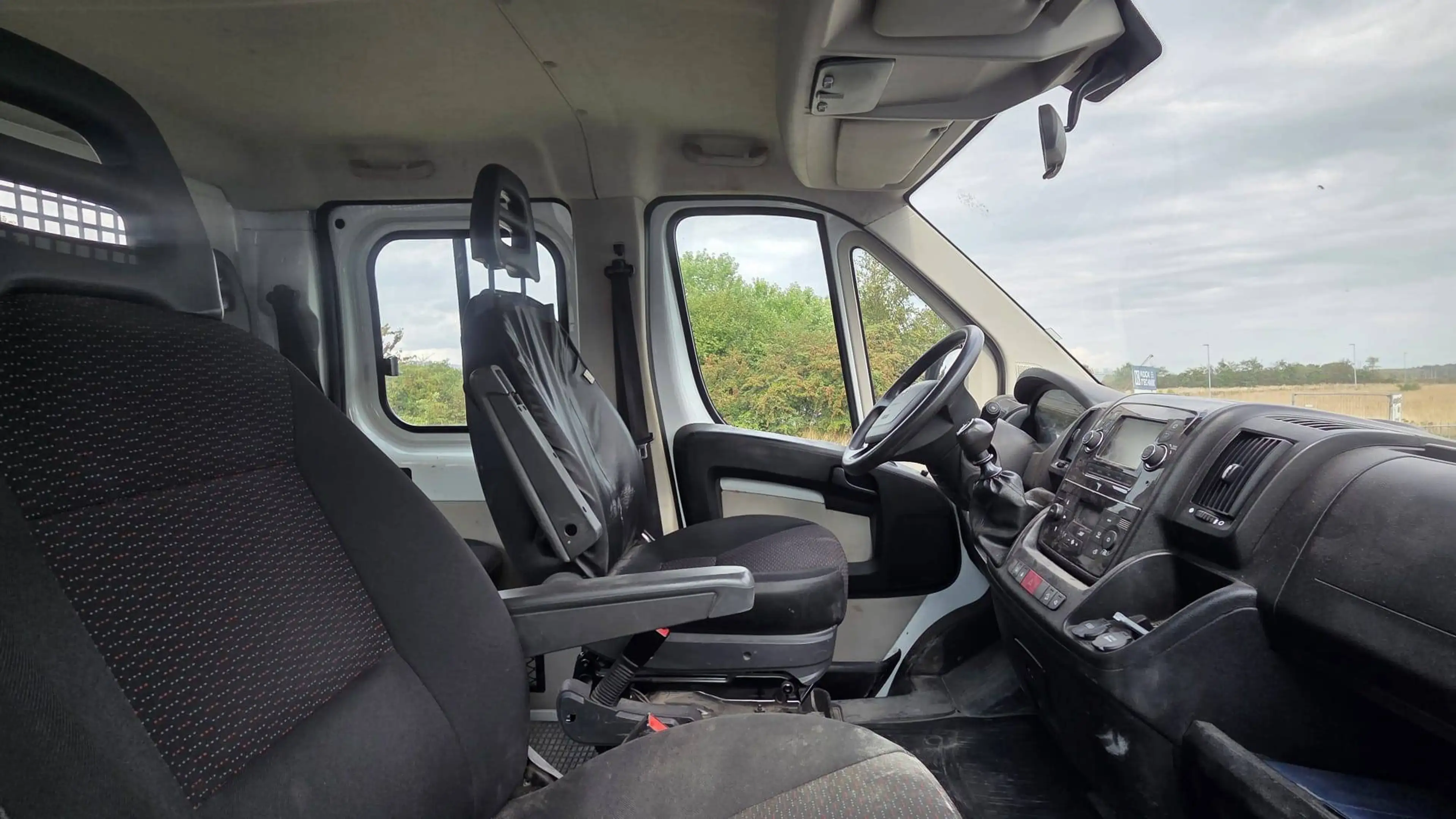 Peugeot Boxer 335 L3 BlueHDi 130 NAVI Standheizung AHK — photo 10