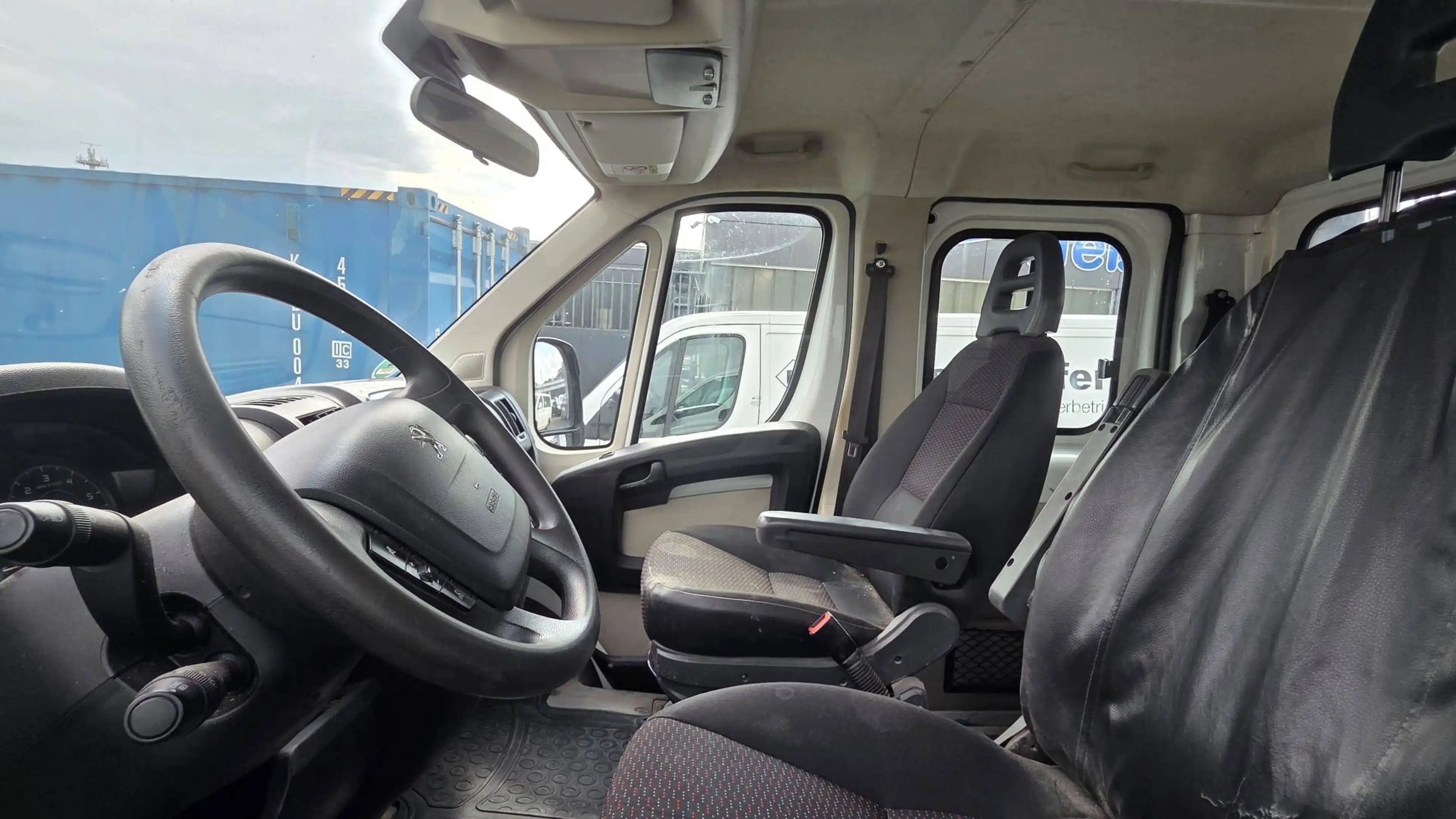 Peugeot Boxer 335 L3 BlueHDi 130 NAVI Standheizung AHK — photo 9