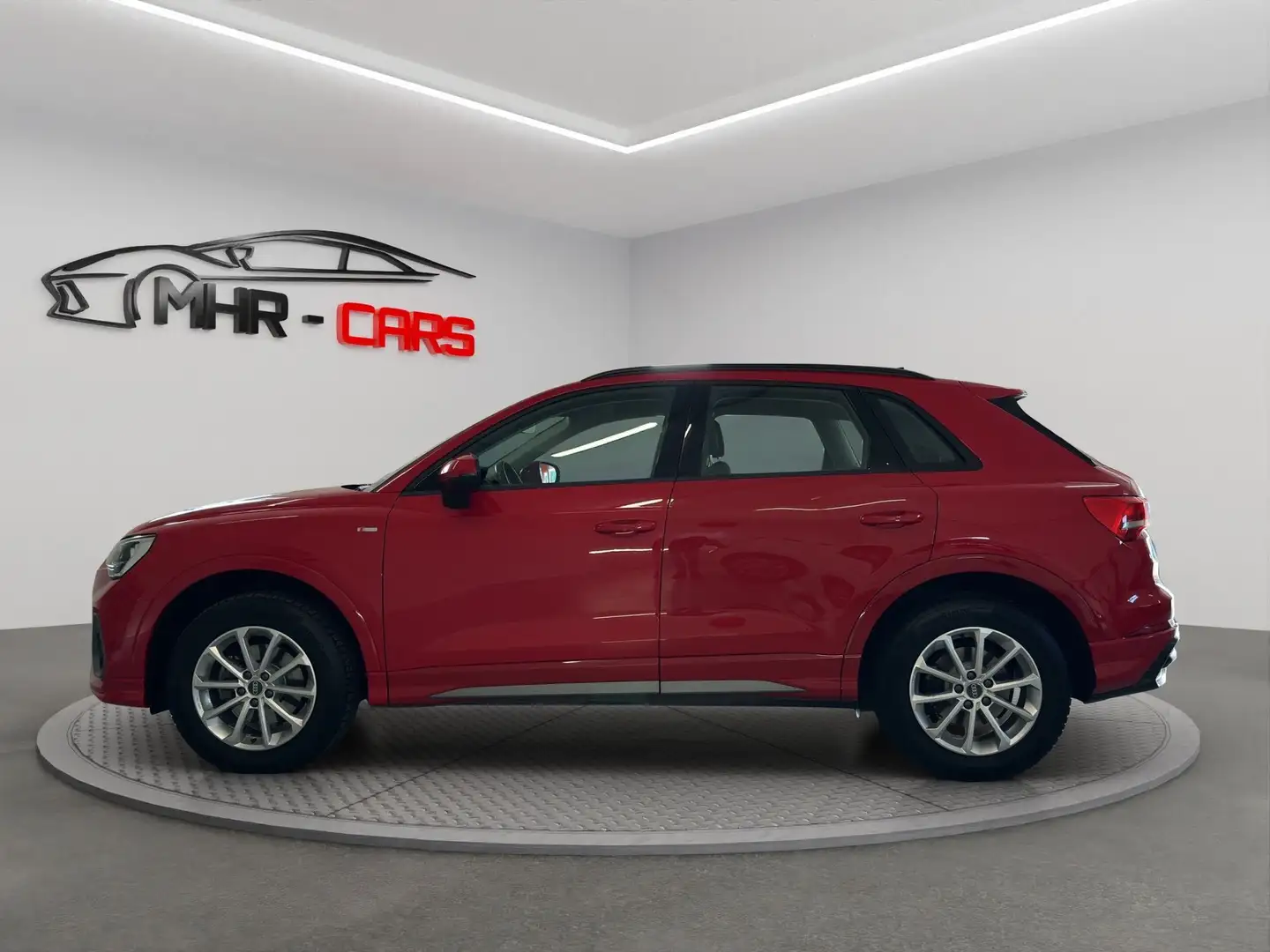 Audi Q3 35 1.5 TFSI S Line OPF Rot - 2