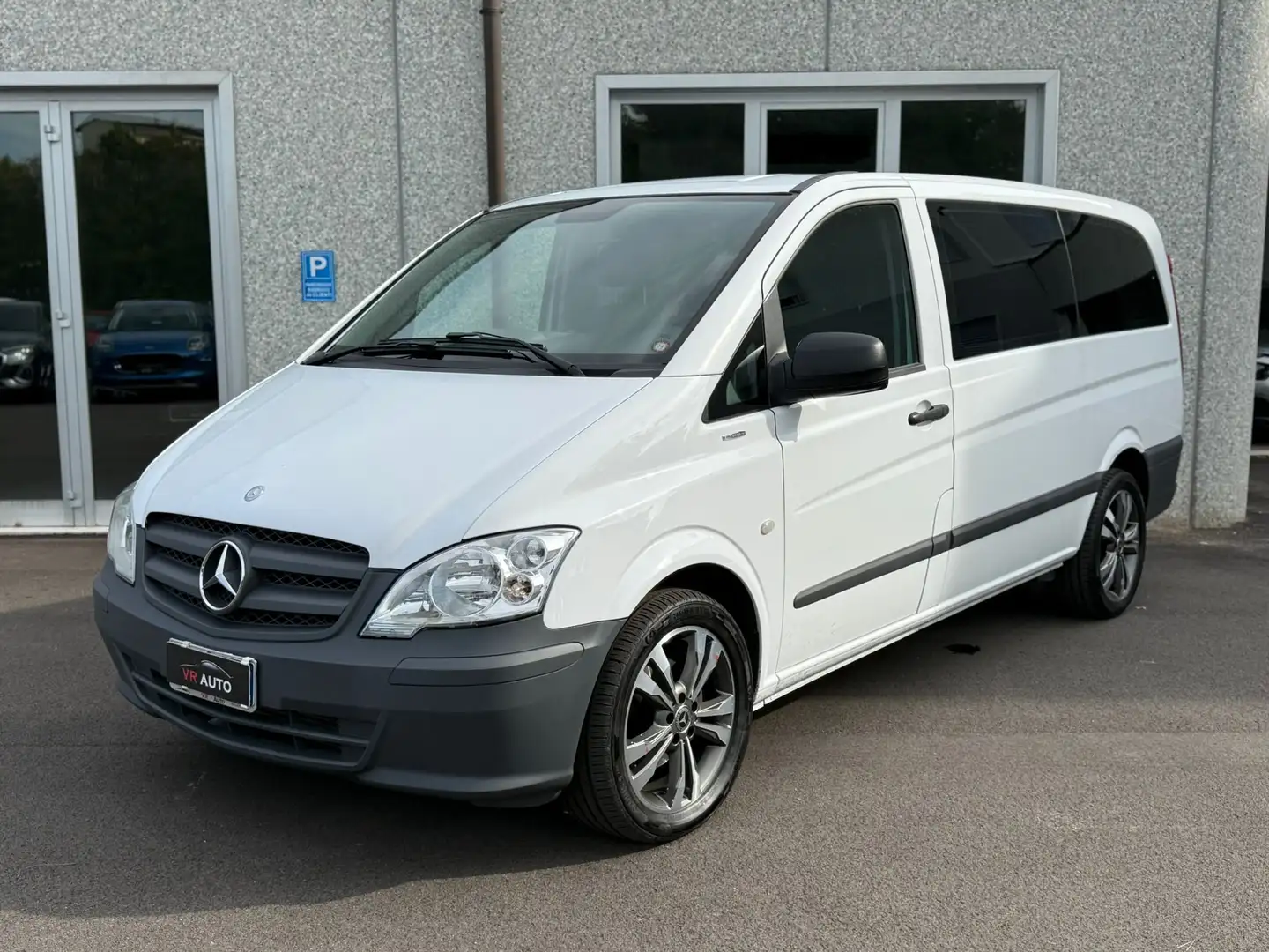 Mercedes-Benz Vito 9 POSTI 2.2 cdi AUTOM./GOMME NUOVE/IVA DEDUCIBILE Blanc - 1