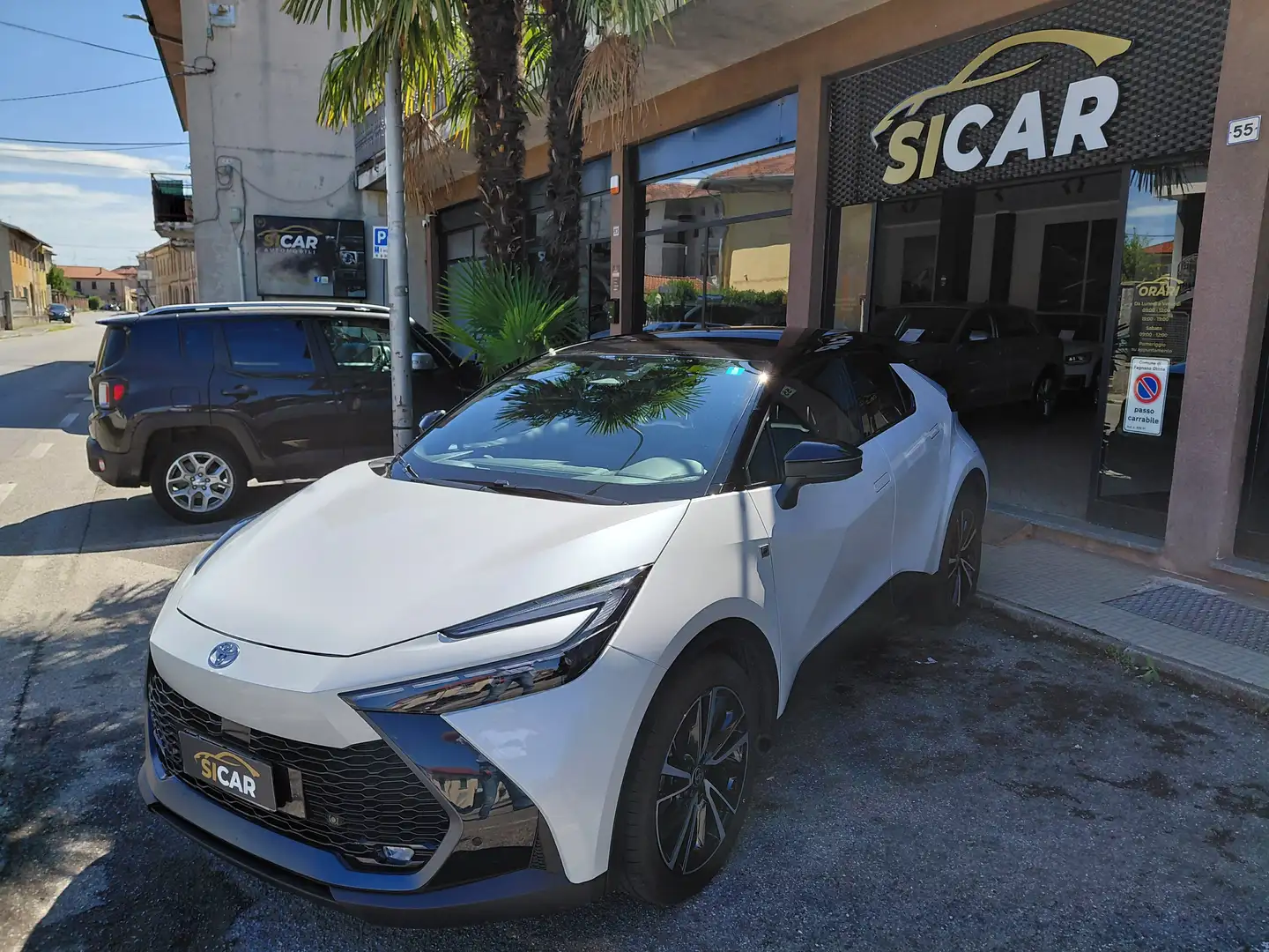 Toyota C-HR C-HR II 2023 2.0 hv Lounge fwd e-cvt Bianco - 1