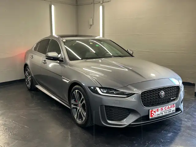 Jaguar XE R-Dynamic SE AWD