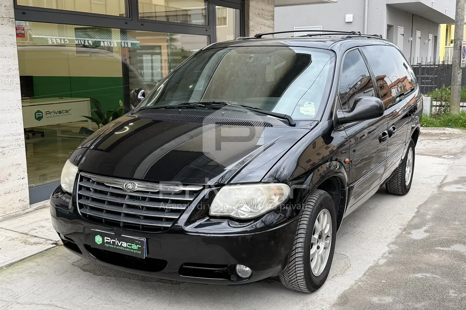 Chrysler Grand Voyager Grand Voyager 2.8 CRD cat Limited Auto Negro - 1
