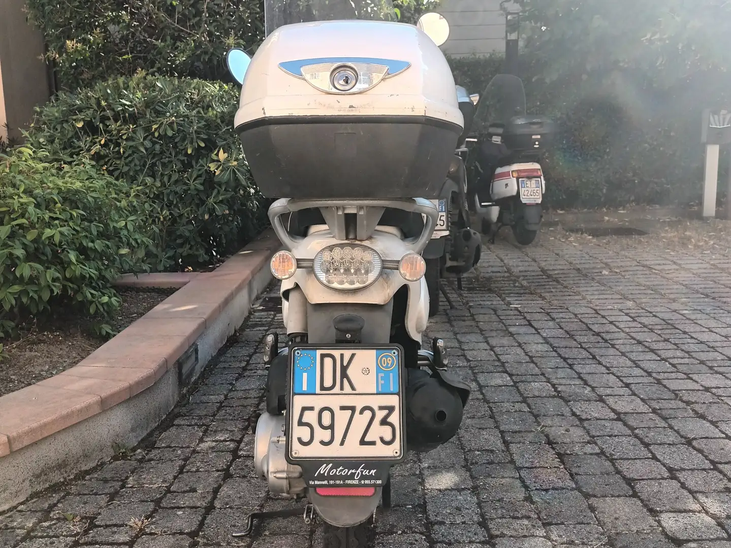 Aprilia Scarabeo 100 Blanc - 2