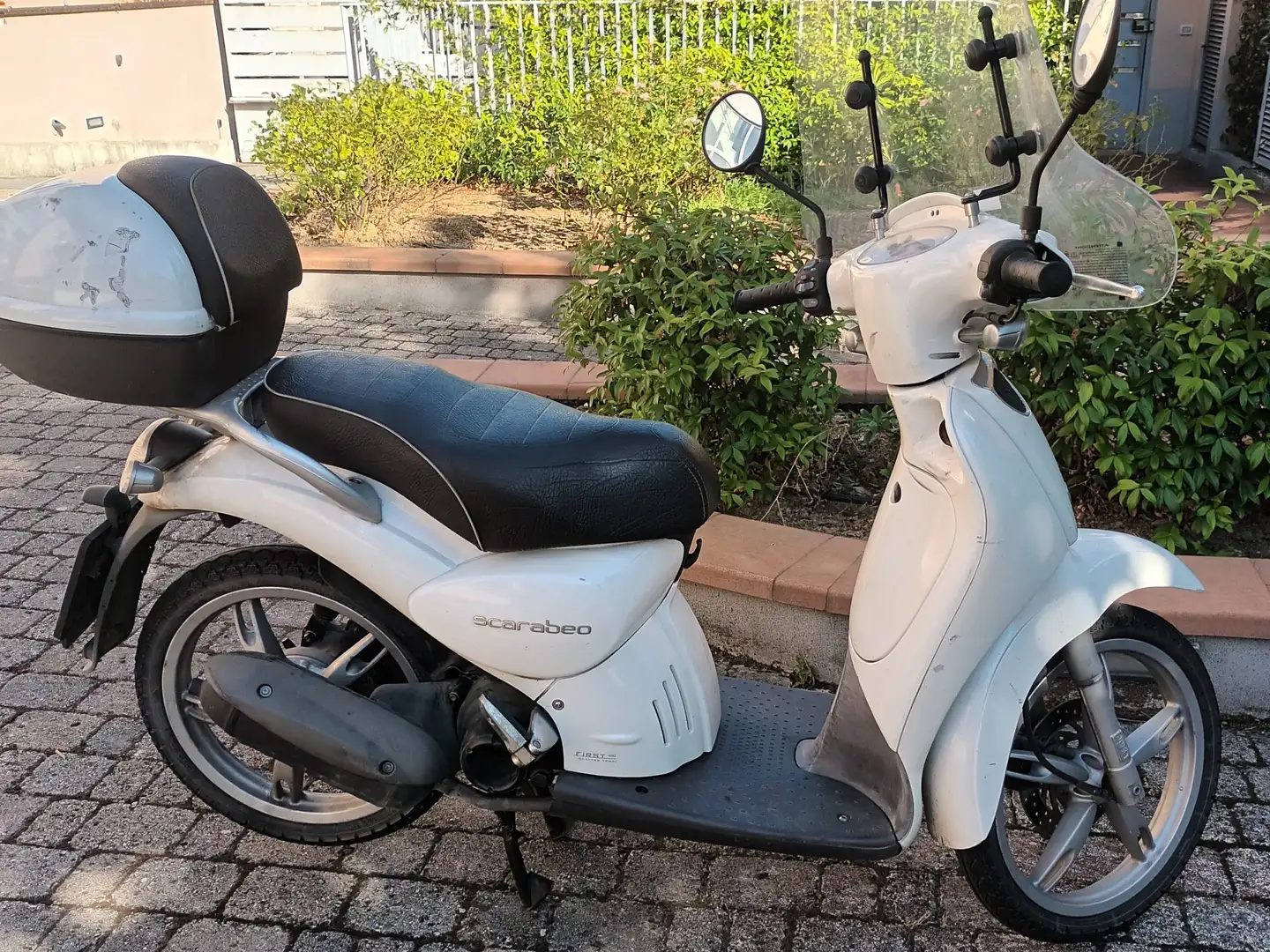 Aprilia Scarabeo 100 Bílá - 1