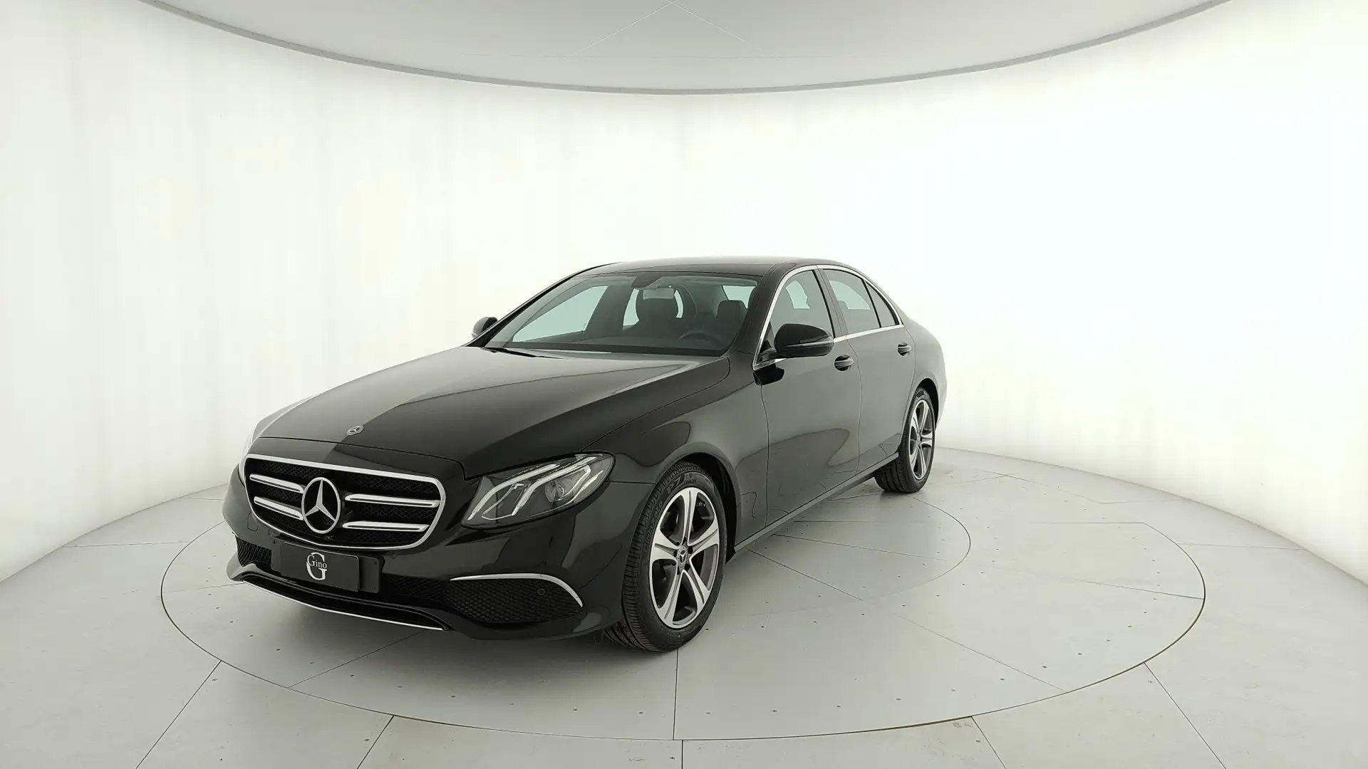 Mercedes-Benz E 200 d Business Sport auto my20 Černá - 1