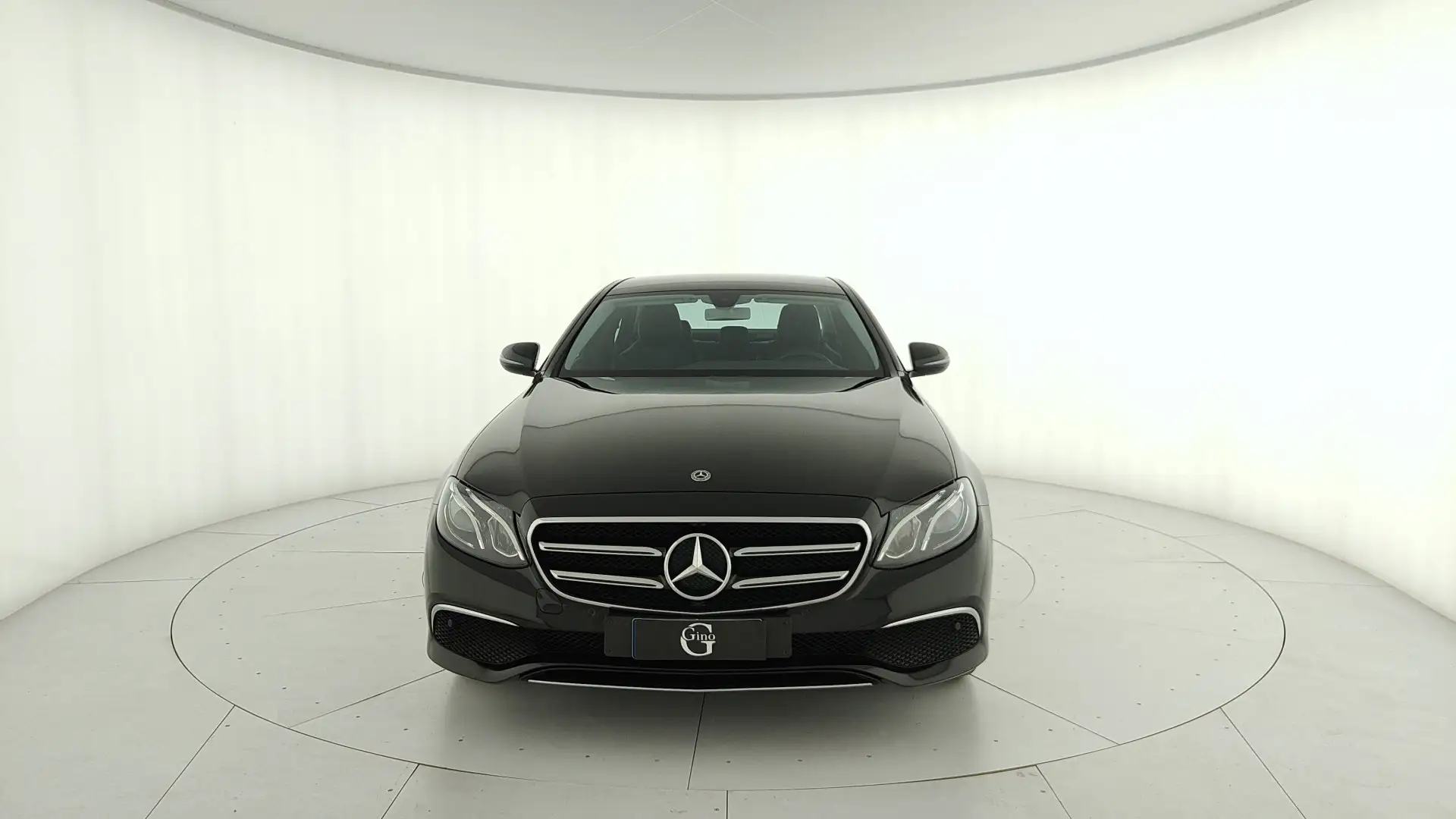 Mercedes-Benz E 200 d Business Sport auto my20 Černá - 2