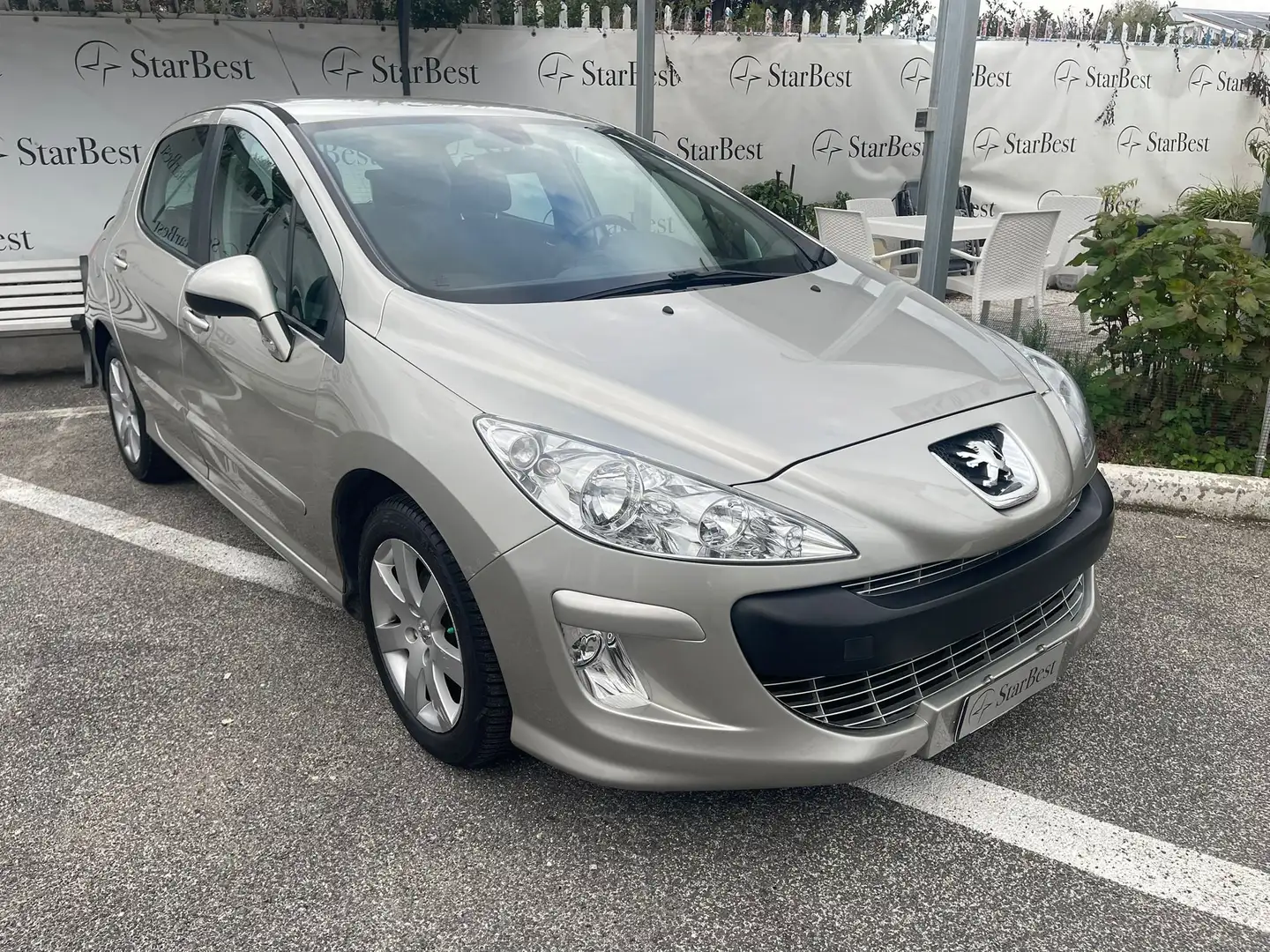 Peugeot 308 308 5p 1.6 hdi 16v Comfort fap Argento - 1