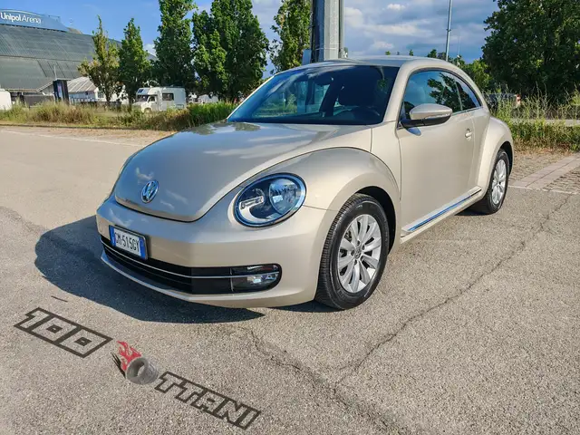 Volkswagen Maggiolino 2.0 tdi bm Design 110cv dsg