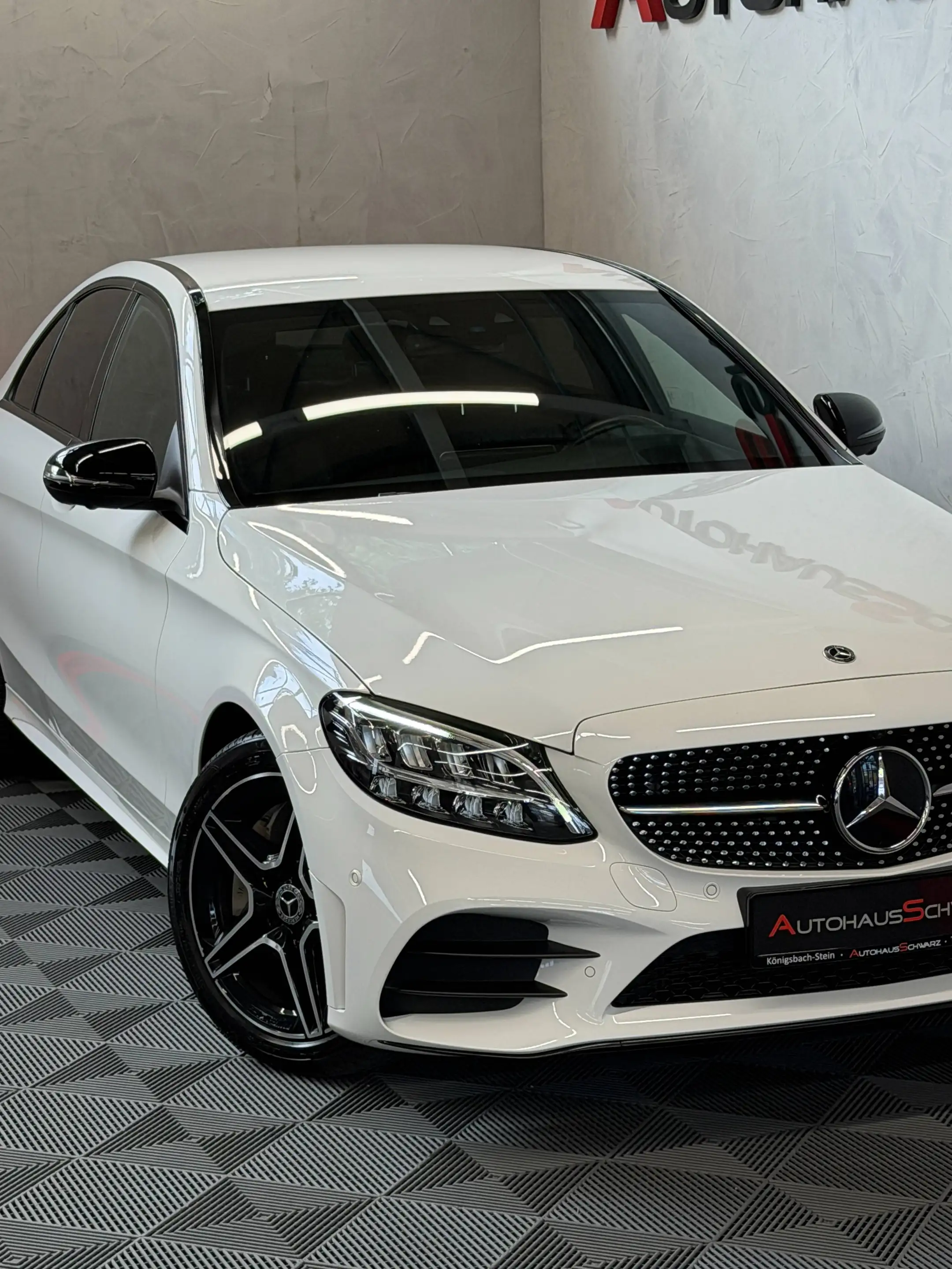 Mercedes-Benz C 400 C 400 4Matic Limousine AMG 360 Burmester HuD Distronik JungeSterne — photo 10