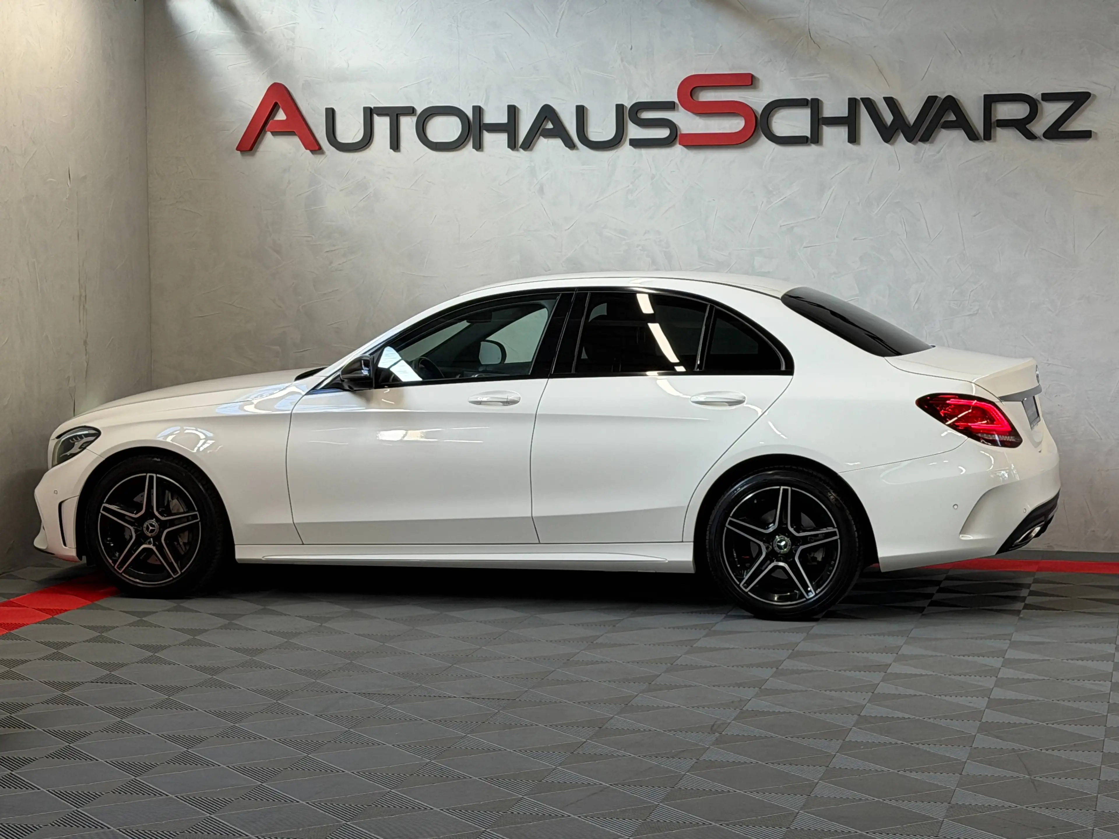 Mercedes-Benz C 400 C 400 4Matic Limousine AMG 360 Burmester HuD Distronik JungeSterne — photo 4