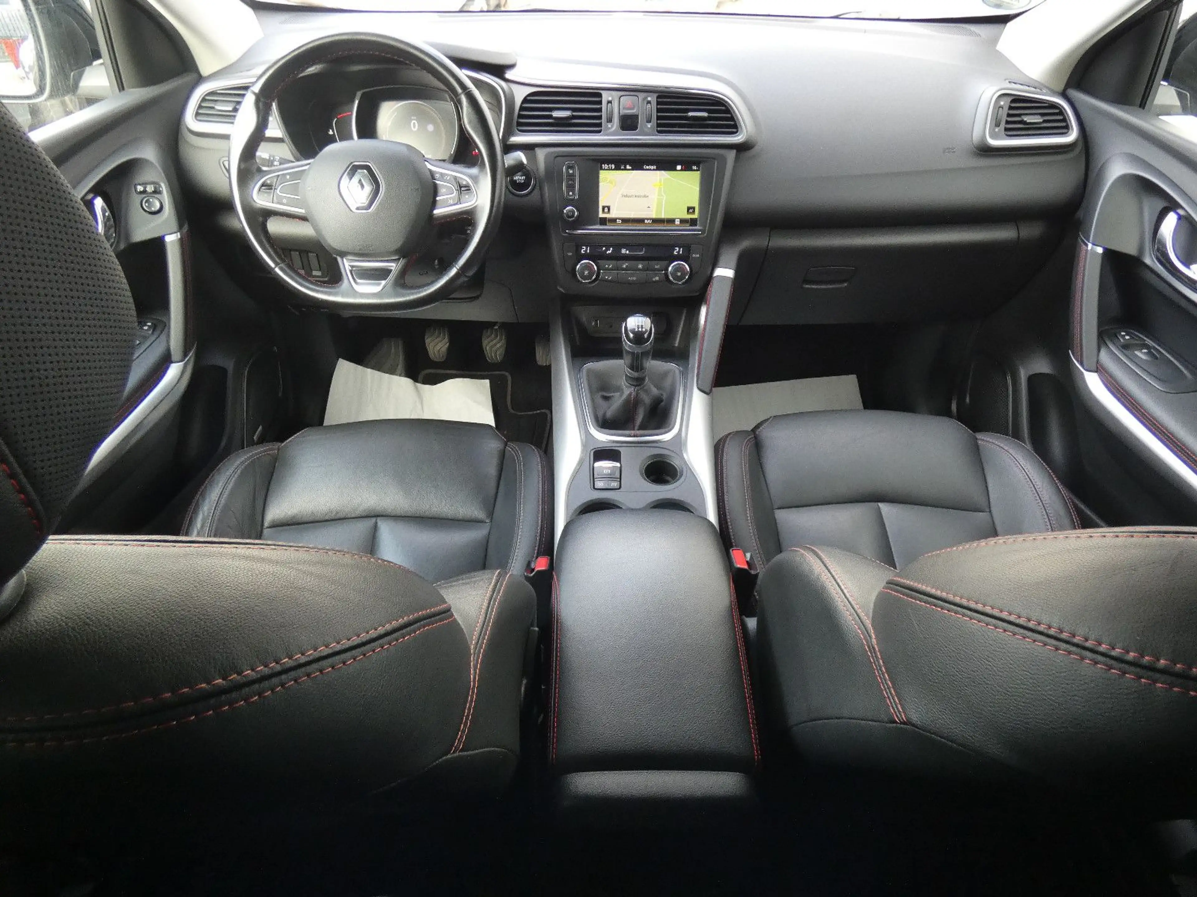 Renault Kadjar Crossborder-Klima-Xenon-Navi-PDC-AHK-Alu — photo 11